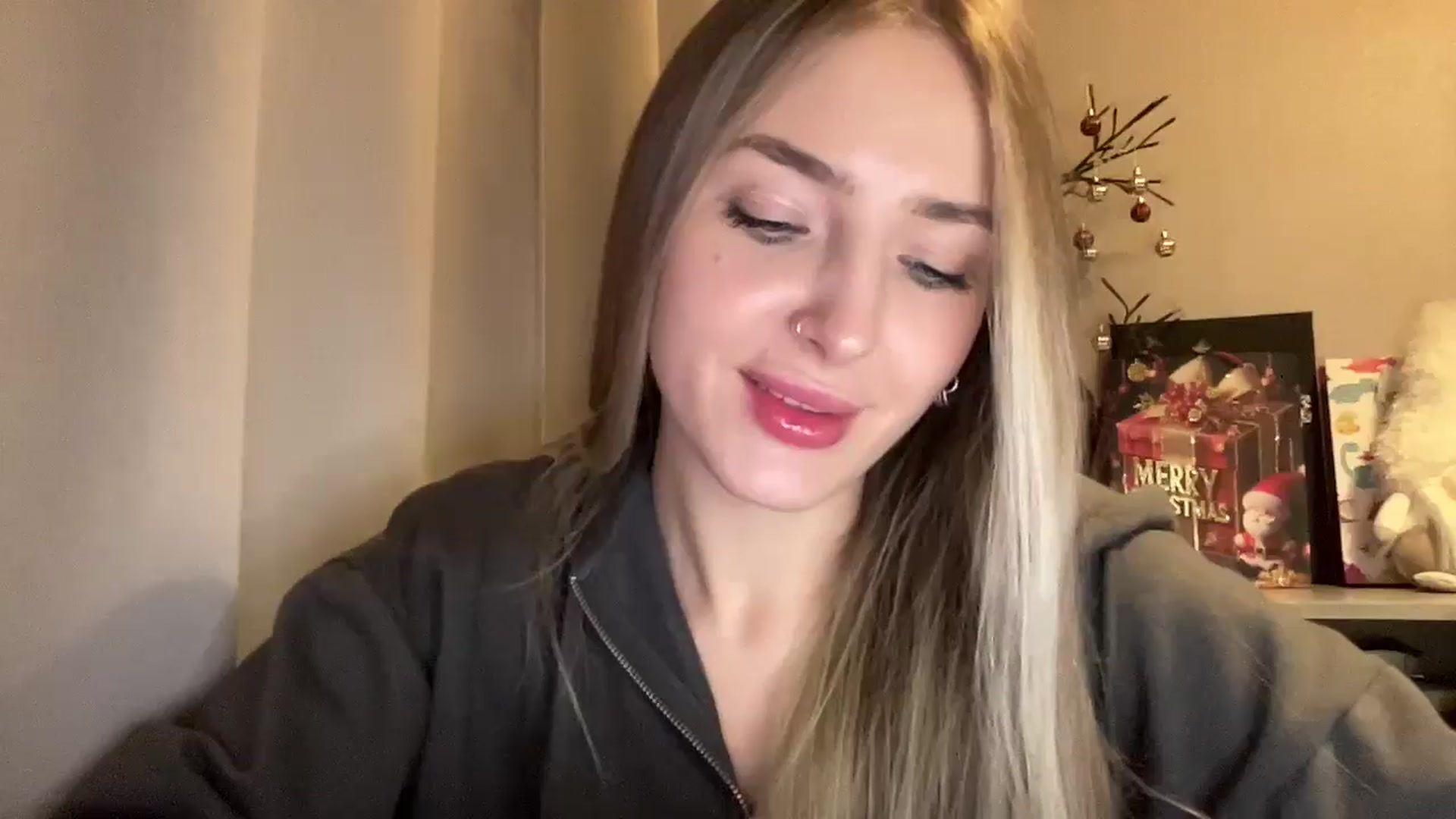 Gallery image thumbnail from My_Diana's myfreecams stream on, 12/17/2024, 21:55 image 19 of 20