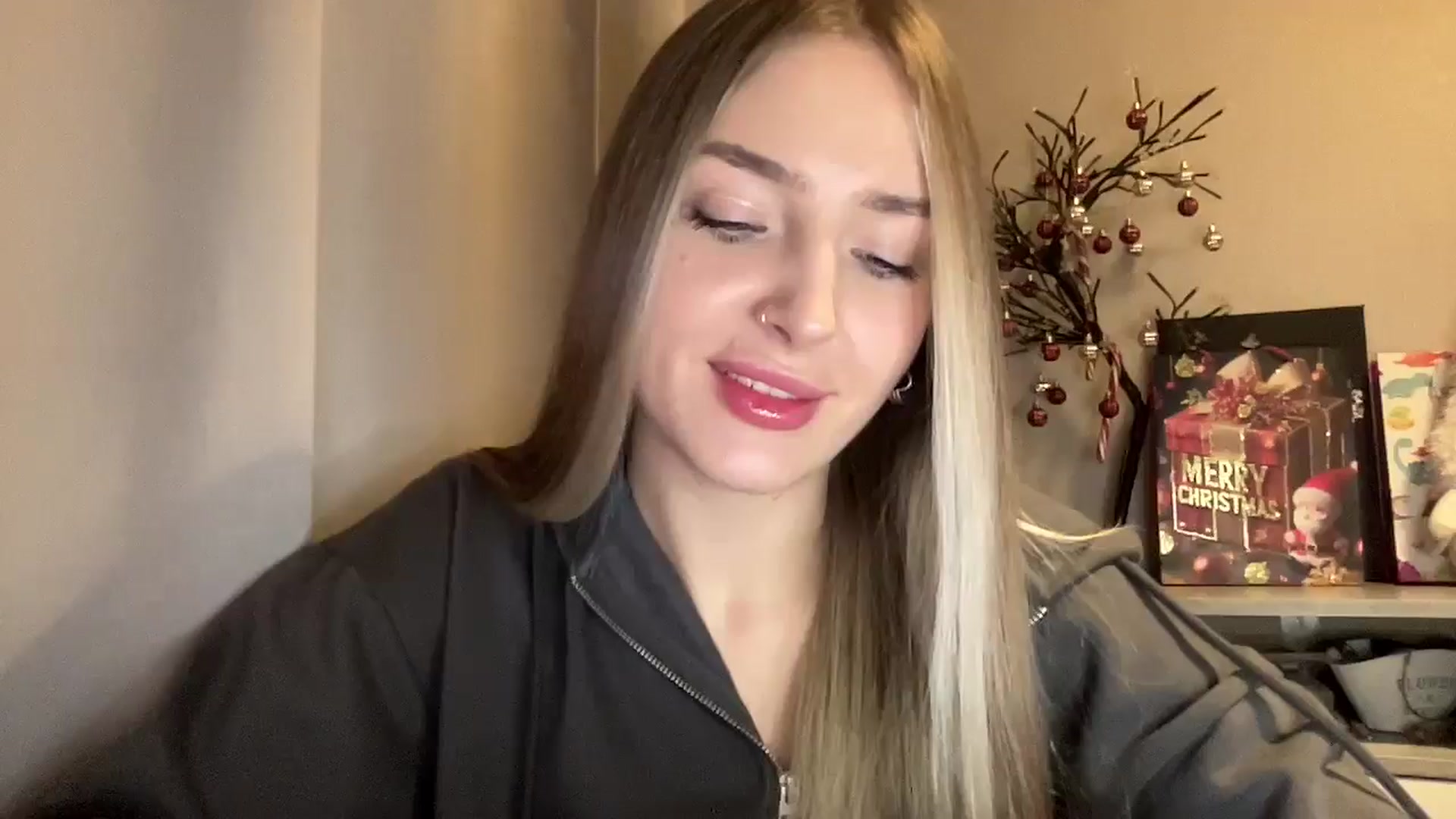 Gallery image thumbnail from My_Diana's myfreecams stream on, 12/17/2024, 21:55 image 6 of 20