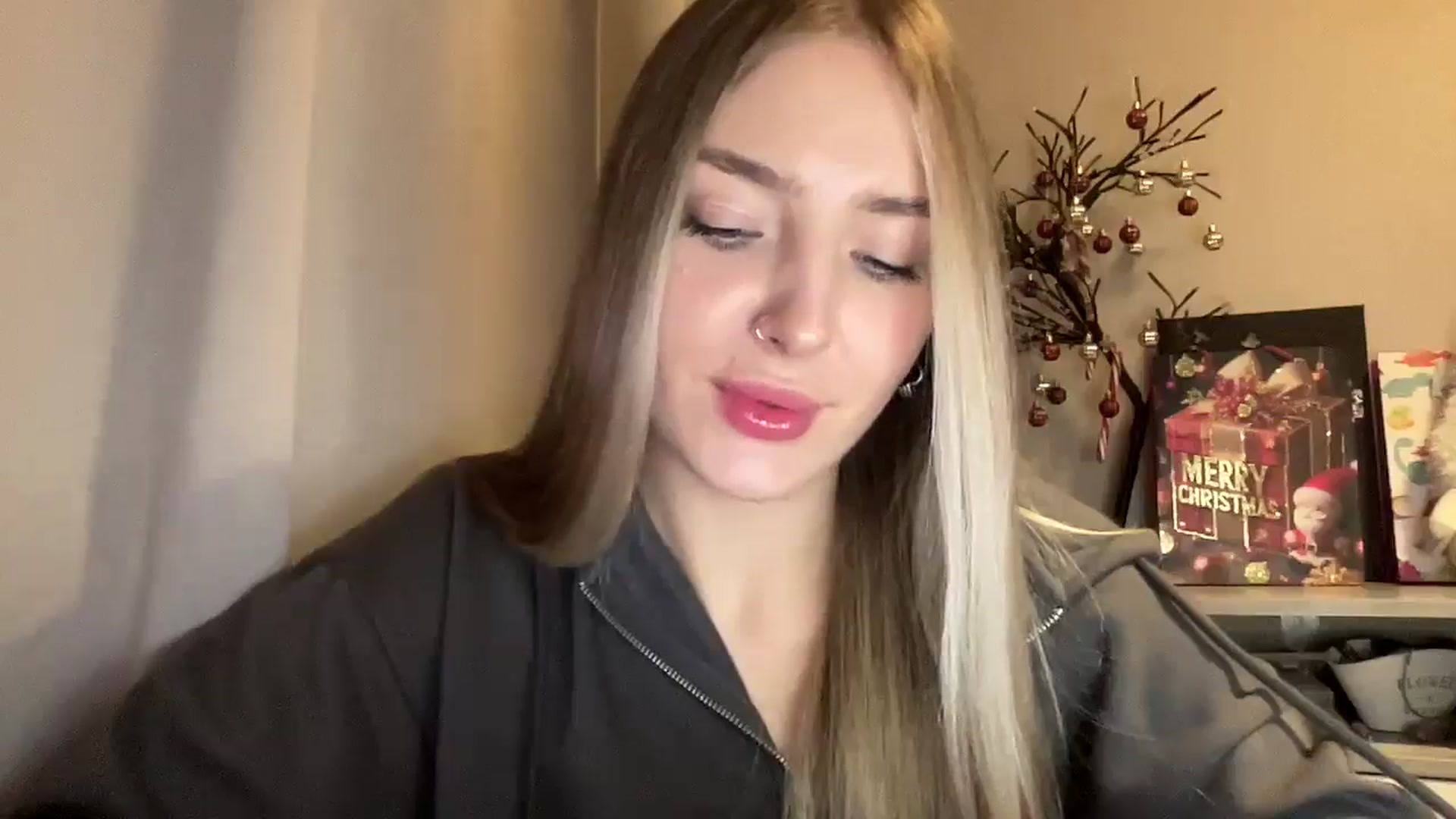 Gallery image thumbnail from My_Diana's myfreecams stream on, 12/17/2024, 21:55 image 11 of 20