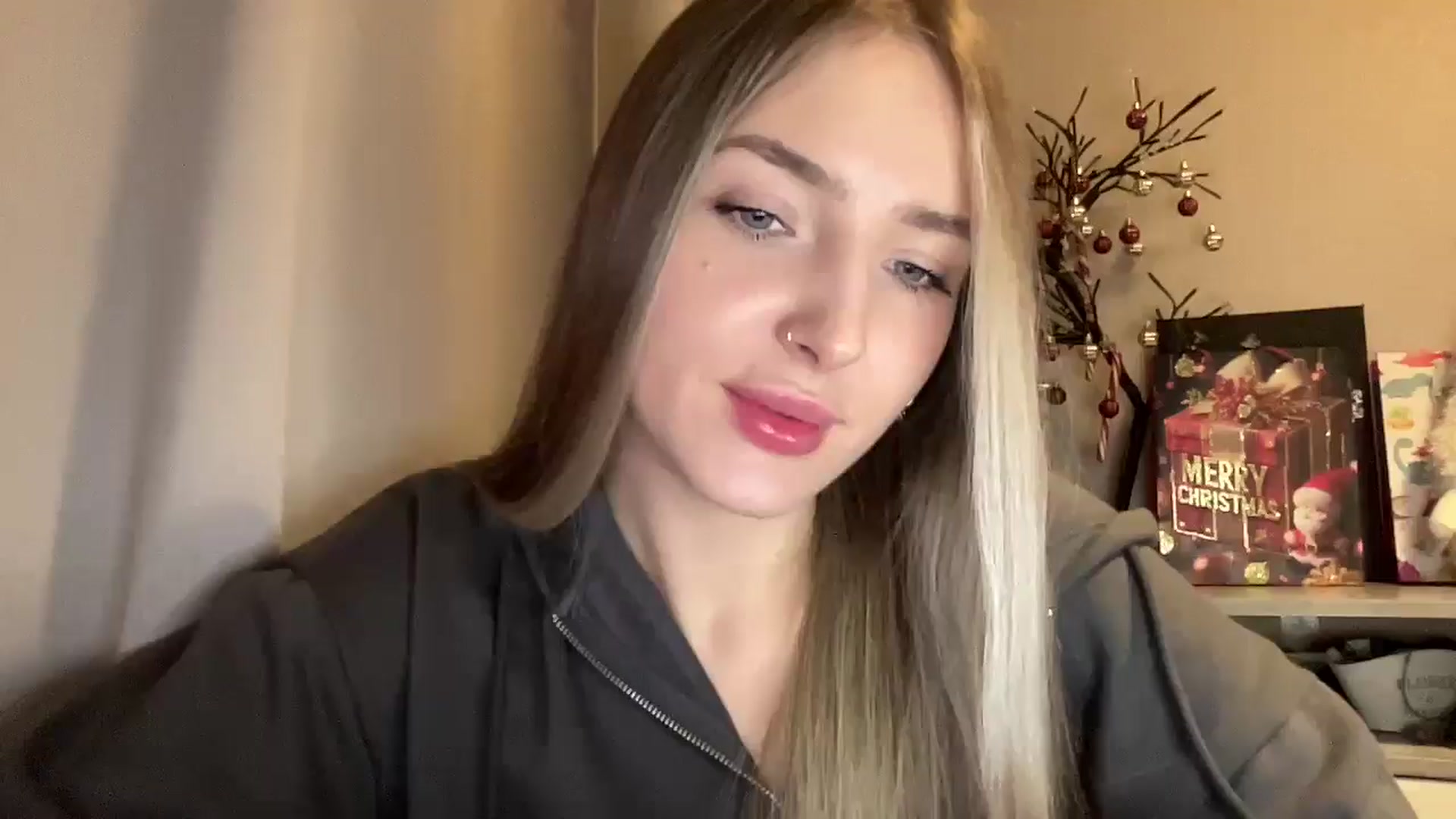 Gallery image thumbnail from My_Diana's myfreecams stream on, 12/17/2024, 21:55 image 13 of 20