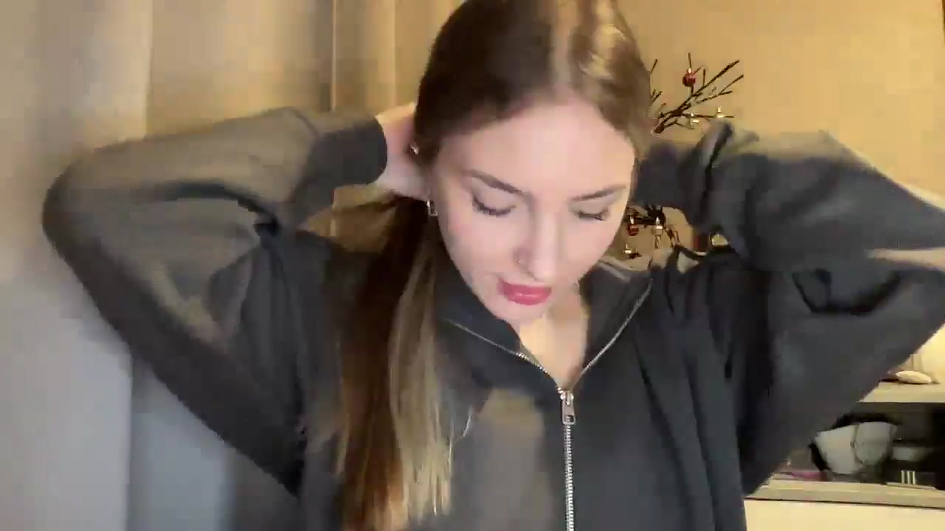 Gallery image thumbnail from My_Diana's myfreecams stream on, 12/17/2024, 21:55 image 14 of 20