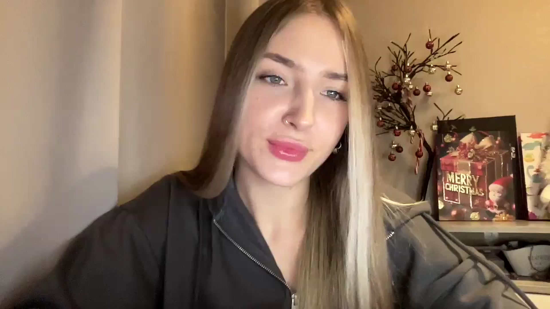 Gallery image thumbnail from My_Diana's myfreecams stream on, 12/17/2024, 21:55 image 8 of 20