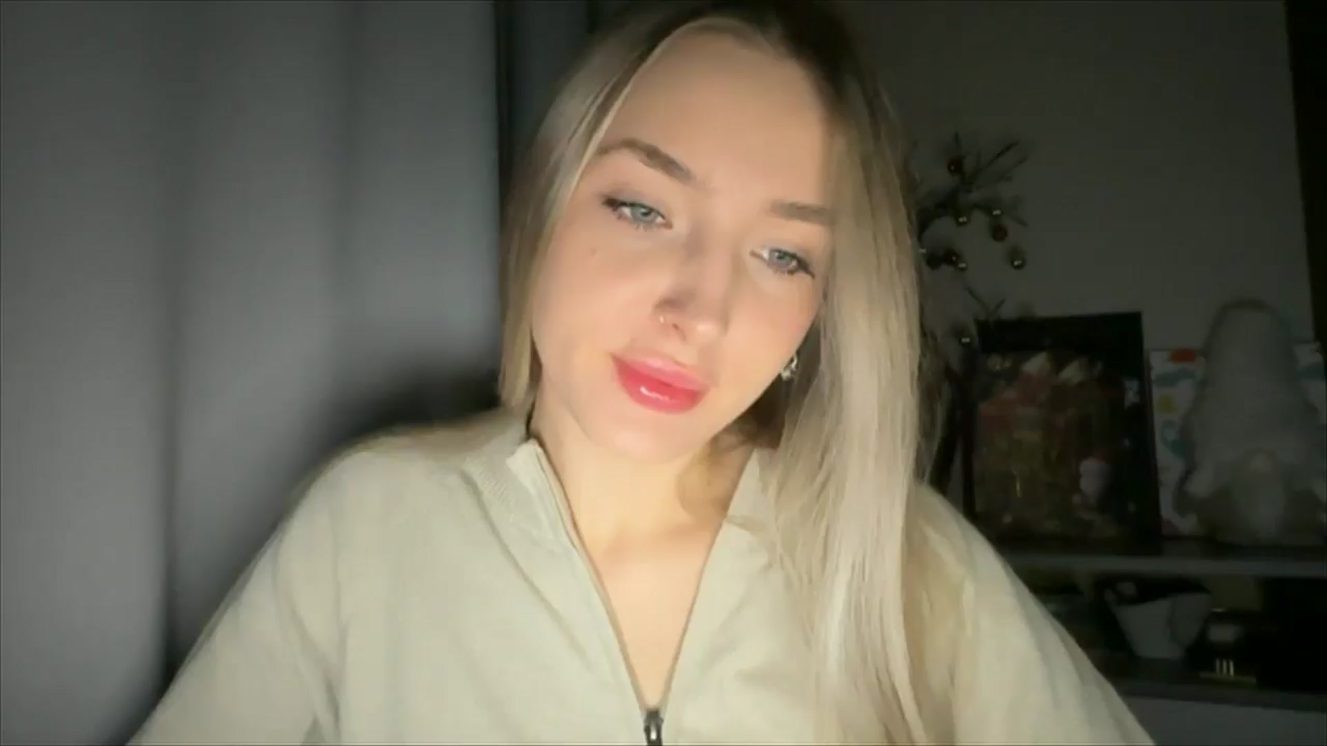 Gallery image thumbnail from My_Diana's myfreecams stream on, 12/18/2024, 15:16 image 1 of 20