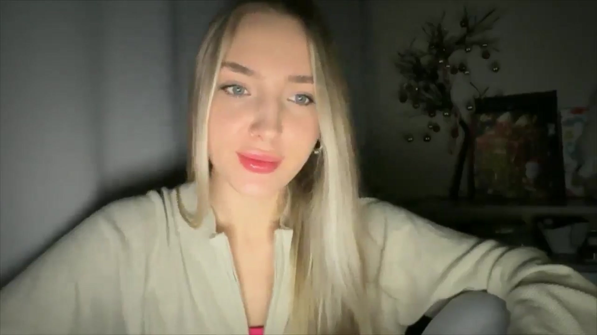 Gallery image thumbnail from My_Diana's myfreecams stream on, 12/18/2024, 15:16 image 14 of 20