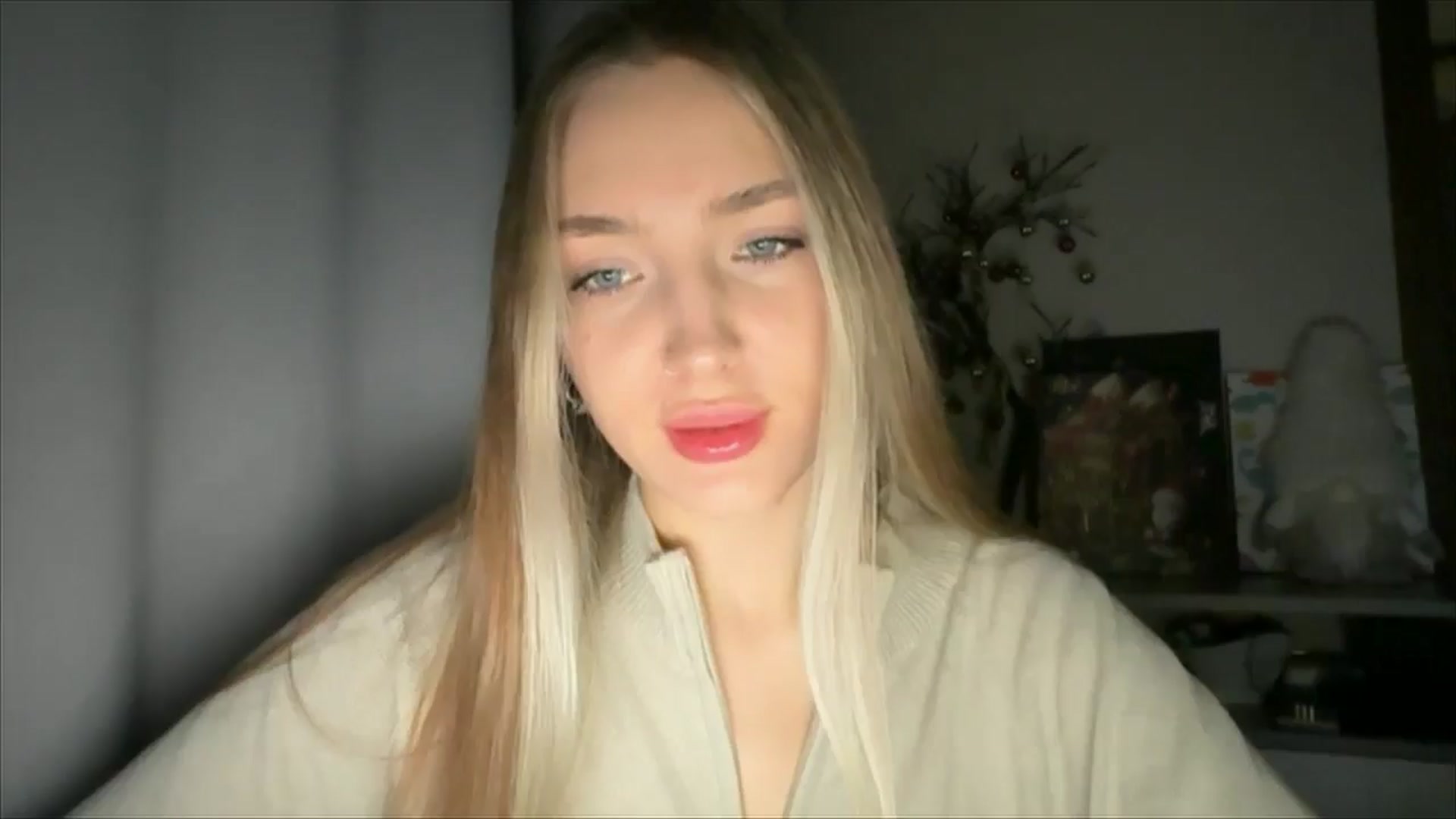 Gallery image thumbnail from My_Diana's myfreecams stream on, 12/18/2024, 15:16 image 12 of 20