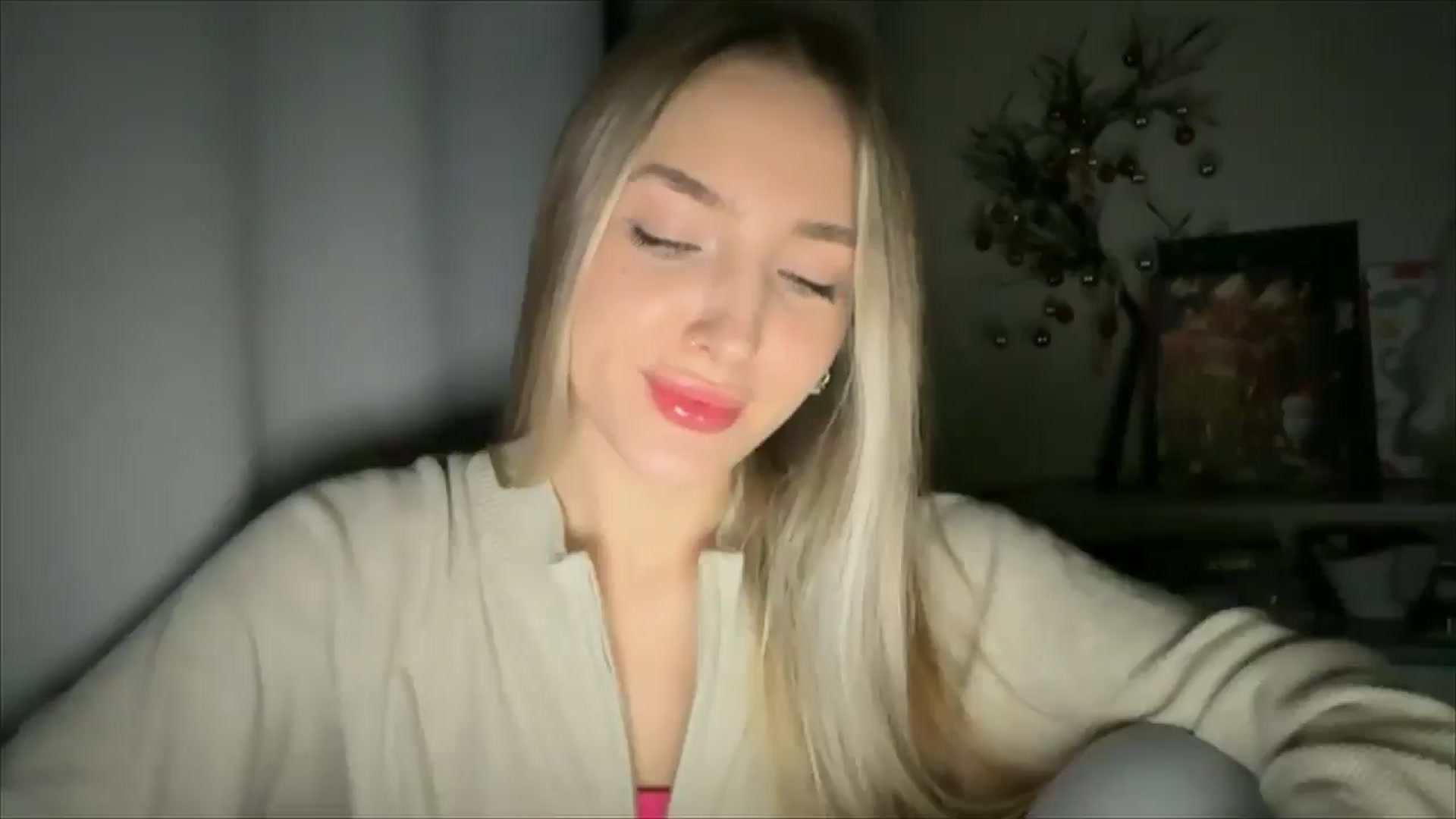 Gallery image thumbnail from My_Diana's myfreecams stream on, 12/18/2024, 15:16 image 13 of 20