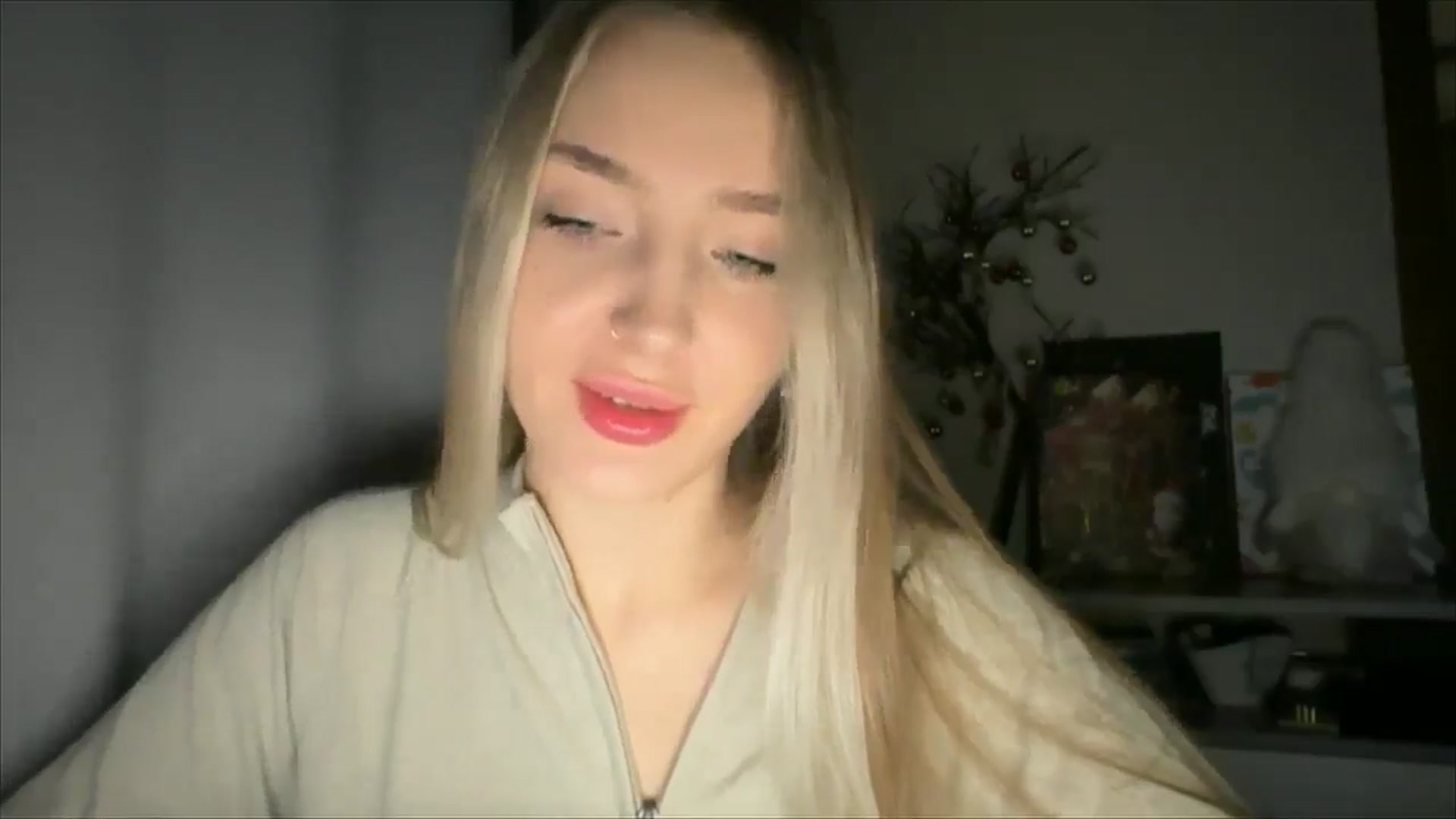 Gallery image thumbnail from My_Diana's myfreecams stream on, 12/18/2024, 15:16 image 10 of 20