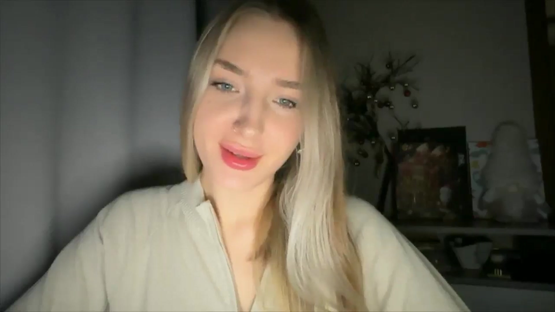 Gallery image thumbnail from My_Diana's myfreecams stream on, 12/18/2024, 15:16 image 9 of 20