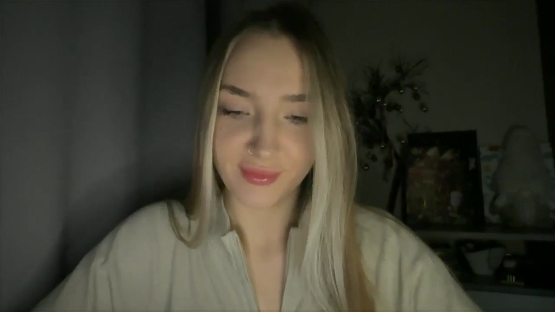 Gallery image thumbnail from My_Diana's myfreecams stream on, 12/18/2024, 15:16 image 6 of 20