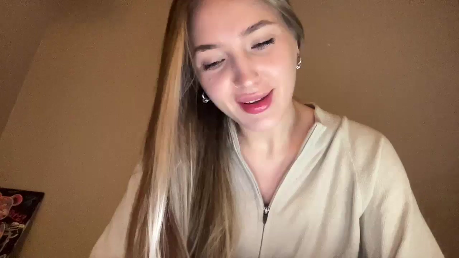 Gallery image thumbnail from My_Diana's myfreecams stream on, 12/18/2024, 16:34 image 13 of 20