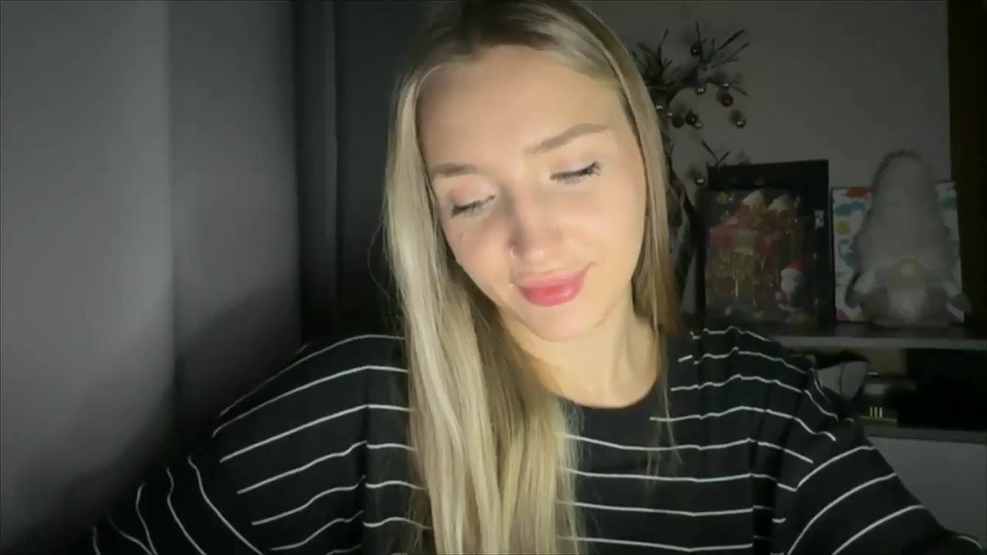 Gallery image thumbnail from My_Diana's myfreecams stream on, 12/19/2024, 14:34 image 11 of 20