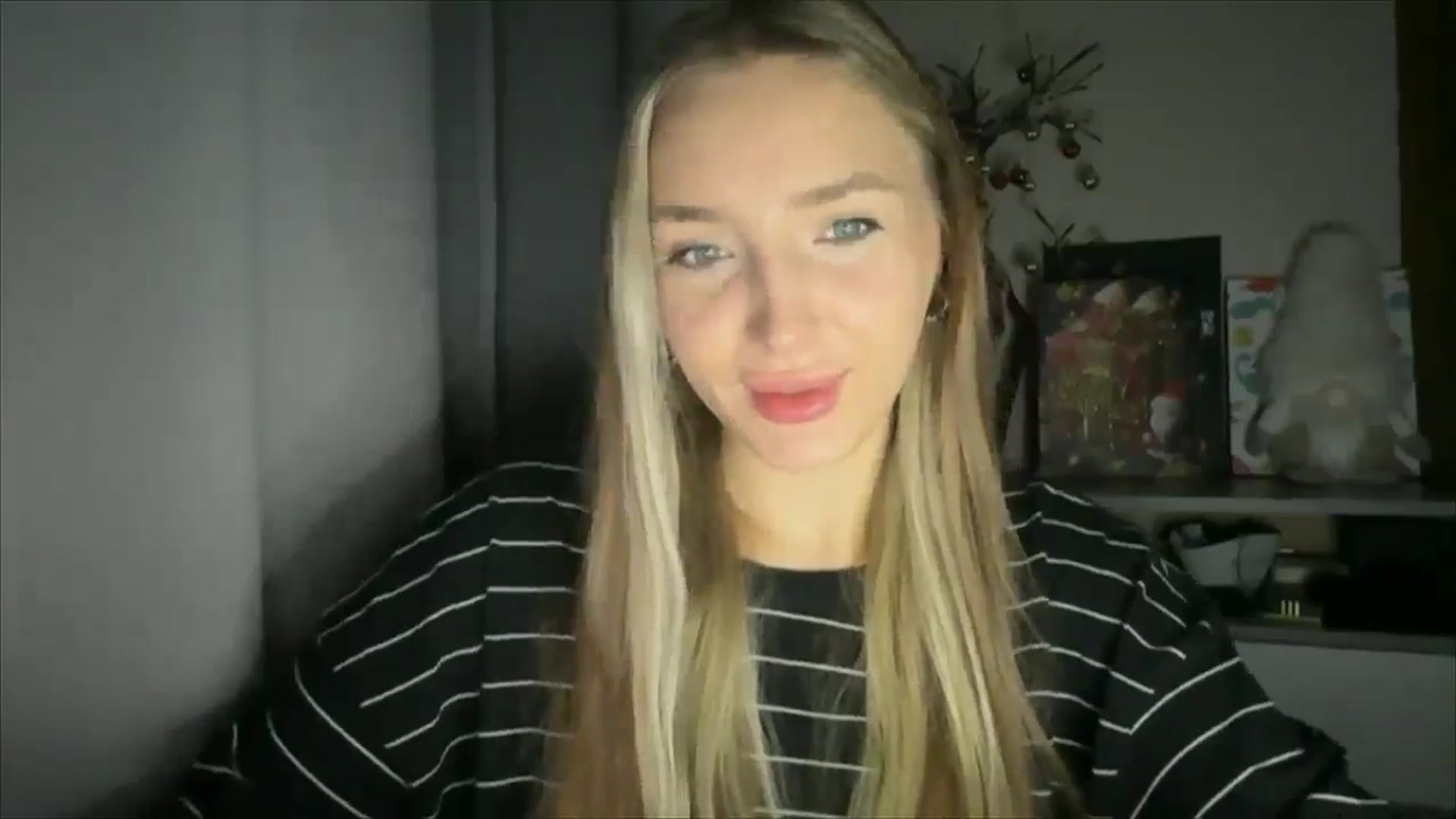 Gallery image thumbnail from My_Diana's myfreecams stream on, 12/19/2024, 14:34 image 15 of 20