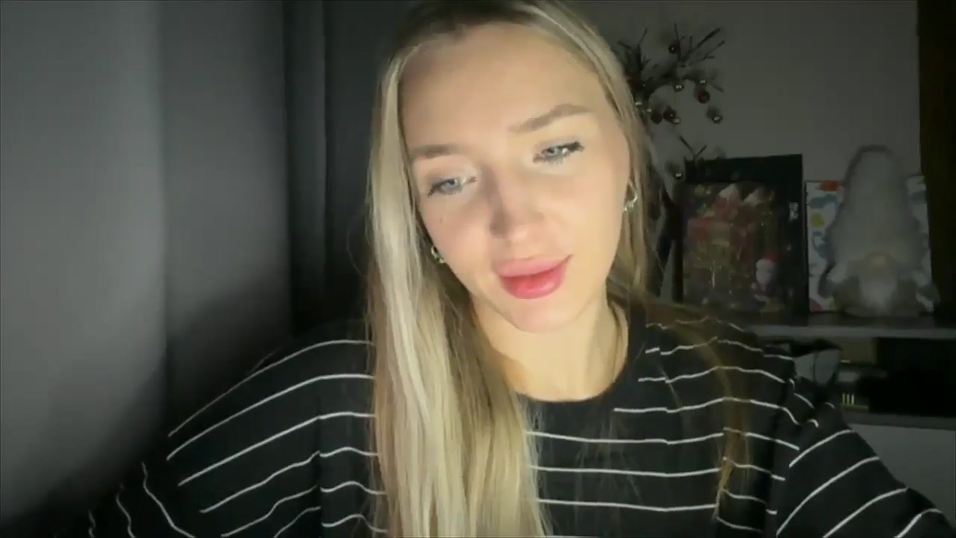 Gallery image thumbnail from My_Diana's myfreecams stream on, 12/19/2024, 14:34 image 12 of 20