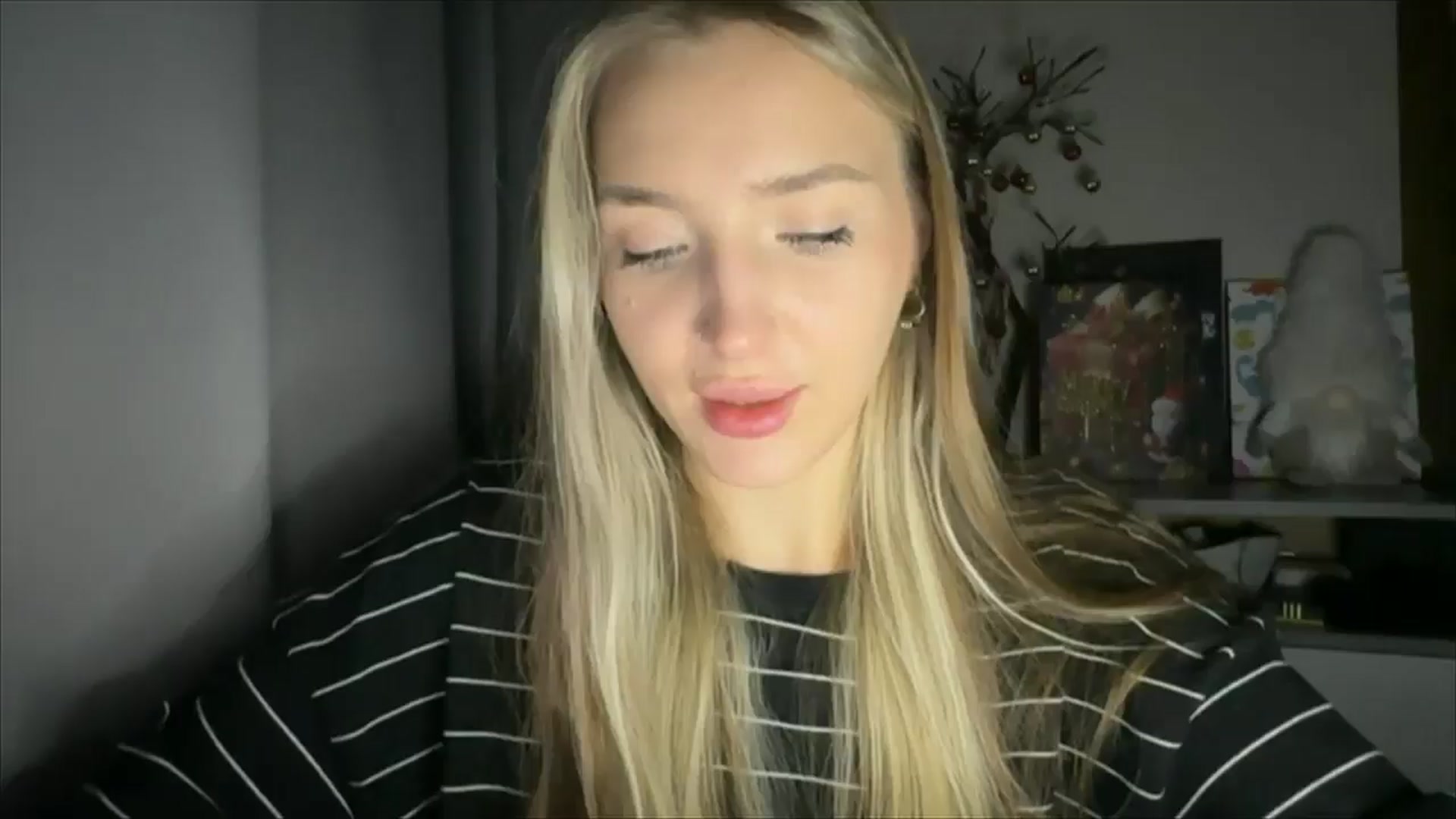 Gallery image thumbnail from My_Diana's myfreecams stream on, 12/19/2024, 14:34 image 1 of 20