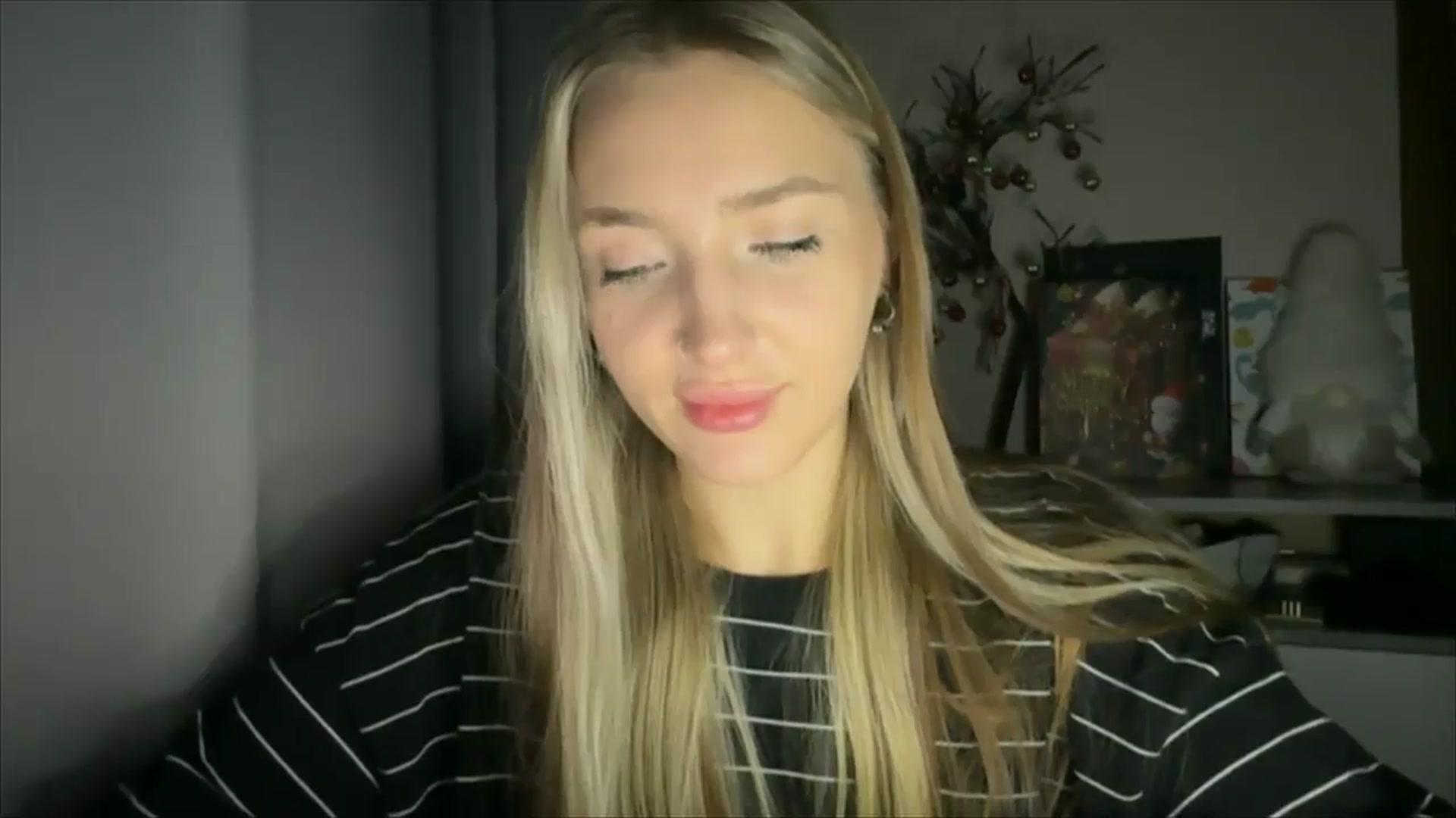 Gallery image thumbnail from My_Diana's myfreecams stream on, 12/19/2024, 14:34 image 6 of 20