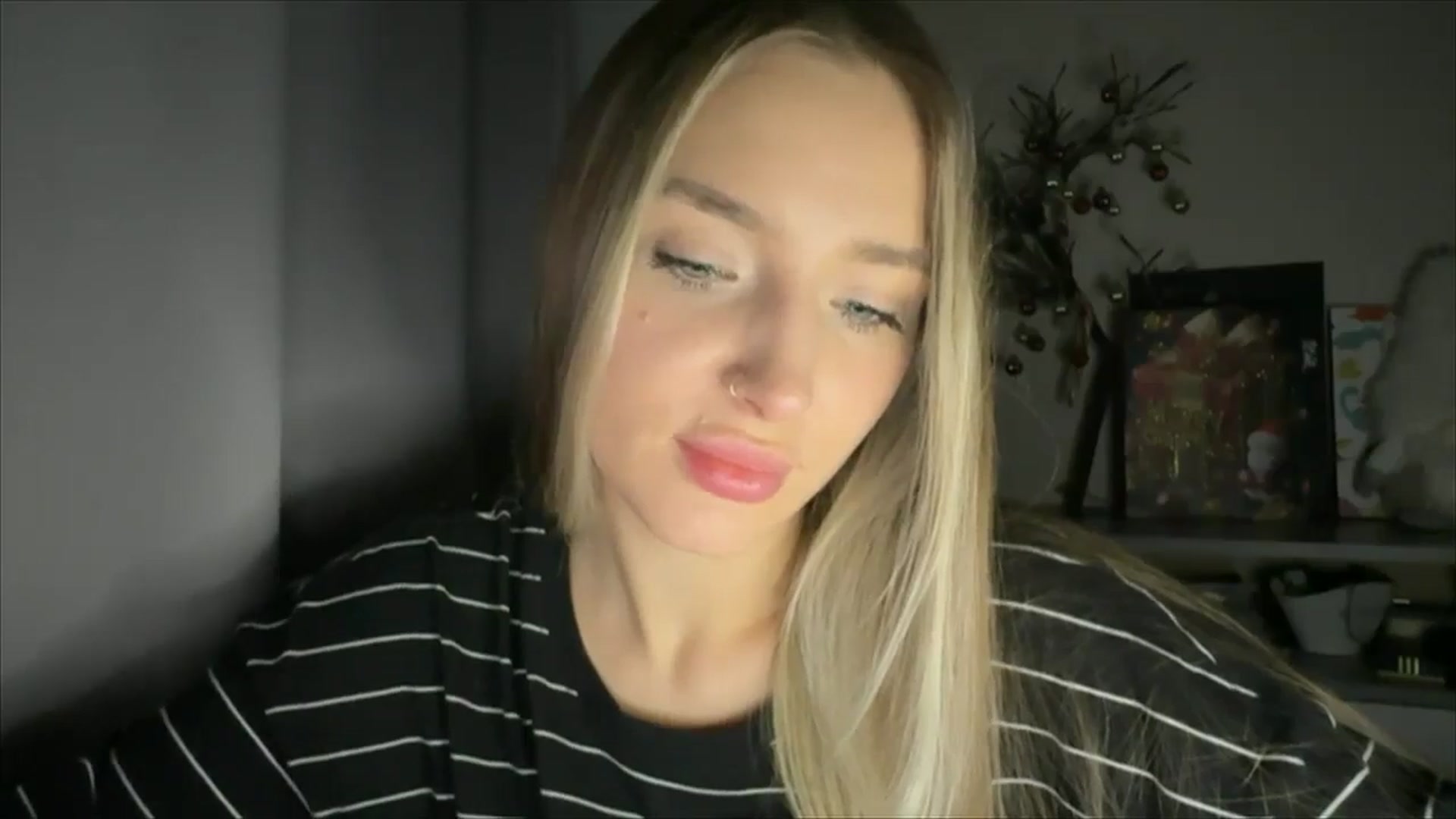 Gallery image thumbnail from My_Diana's myfreecams stream on, 12/19/2024, 15:25 image 15 of 20