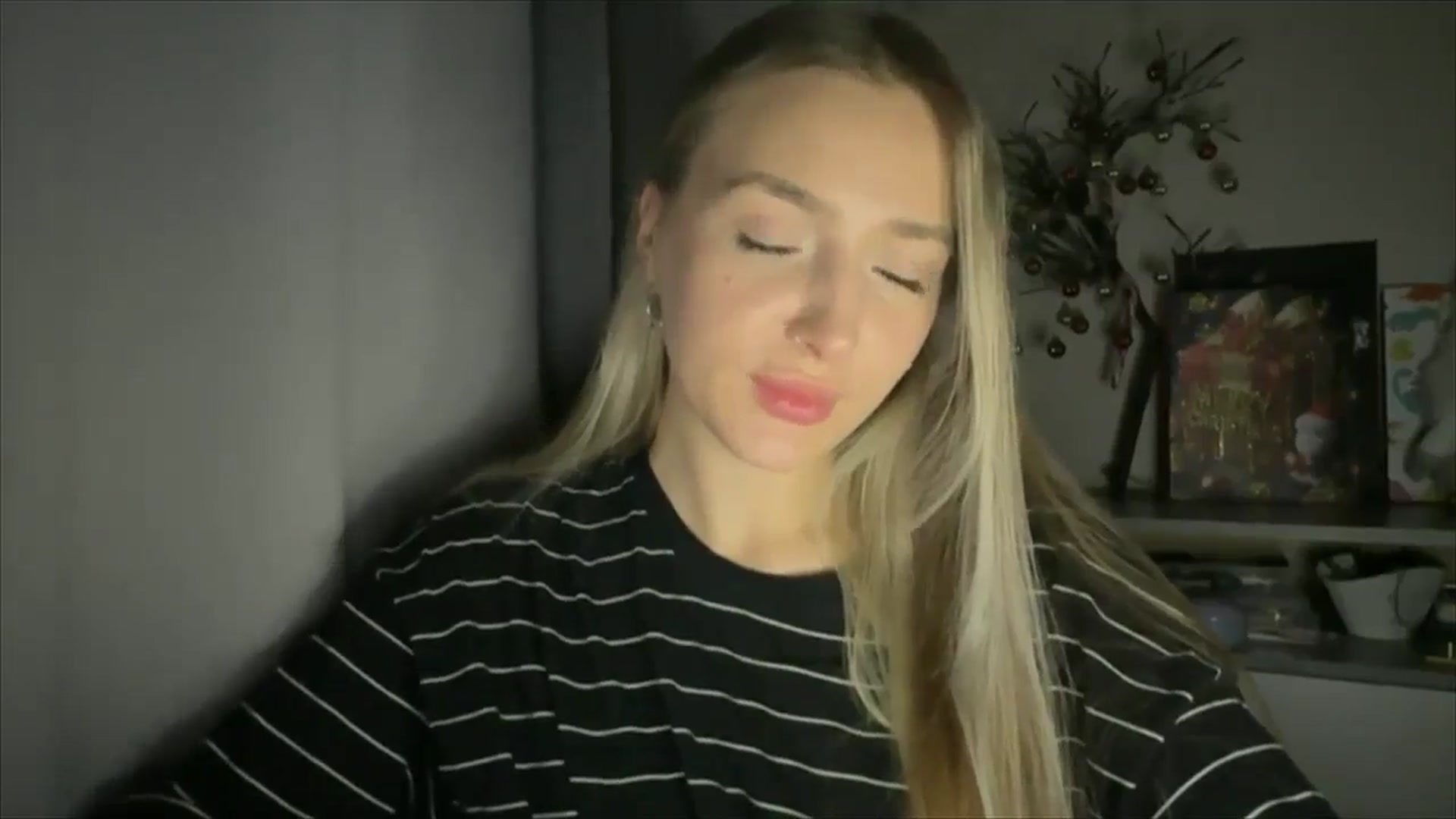Gallery image thumbnail from My_Diana's myfreecams stream on, 12/19/2024, 15:25 image 7 of 20