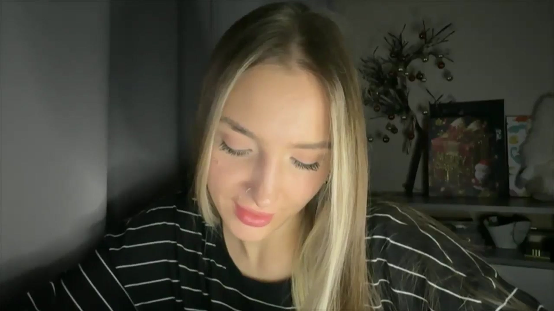 Gallery image thumbnail from My_Diana's myfreecams stream on, 12/19/2024, 15:25 image 16 of 20