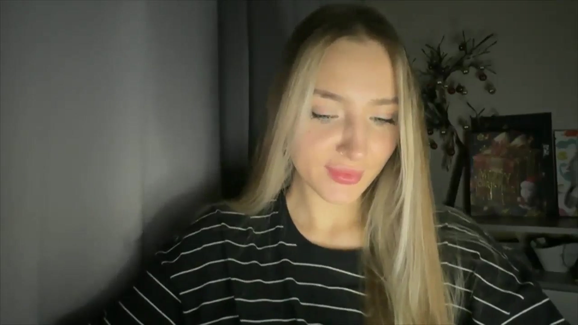 Gallery image thumbnail from My_Diana's myfreecams stream on, 12/19/2024, 15:25 image 2 of 20