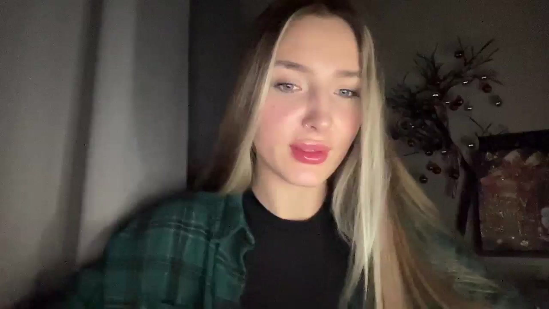 Gallery image thumbnail from My_Diana's myfreecams stream on, 12/19/2024, 21:55 image 1 of 20