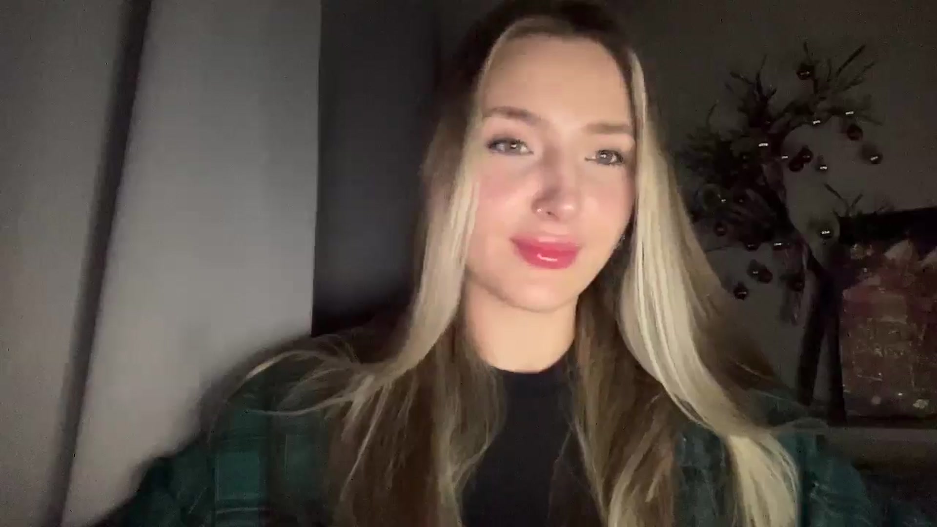 Gallery image thumbnail from My_Diana's myfreecams stream on, 12/19/2024, 21:55 image 13 of 20