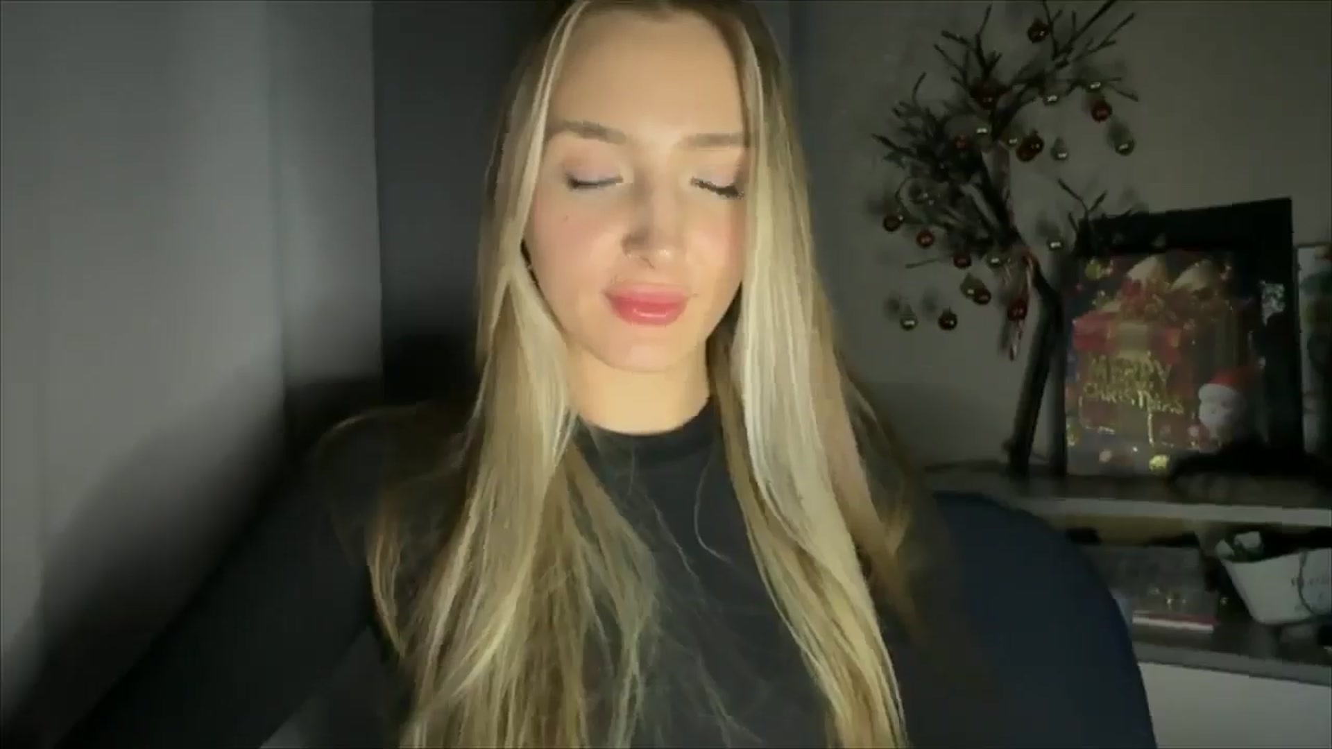 Gallery image thumbnail from My_Diana's myfreecams stream on, 12/19/2024, 22:45 image 14 of 20