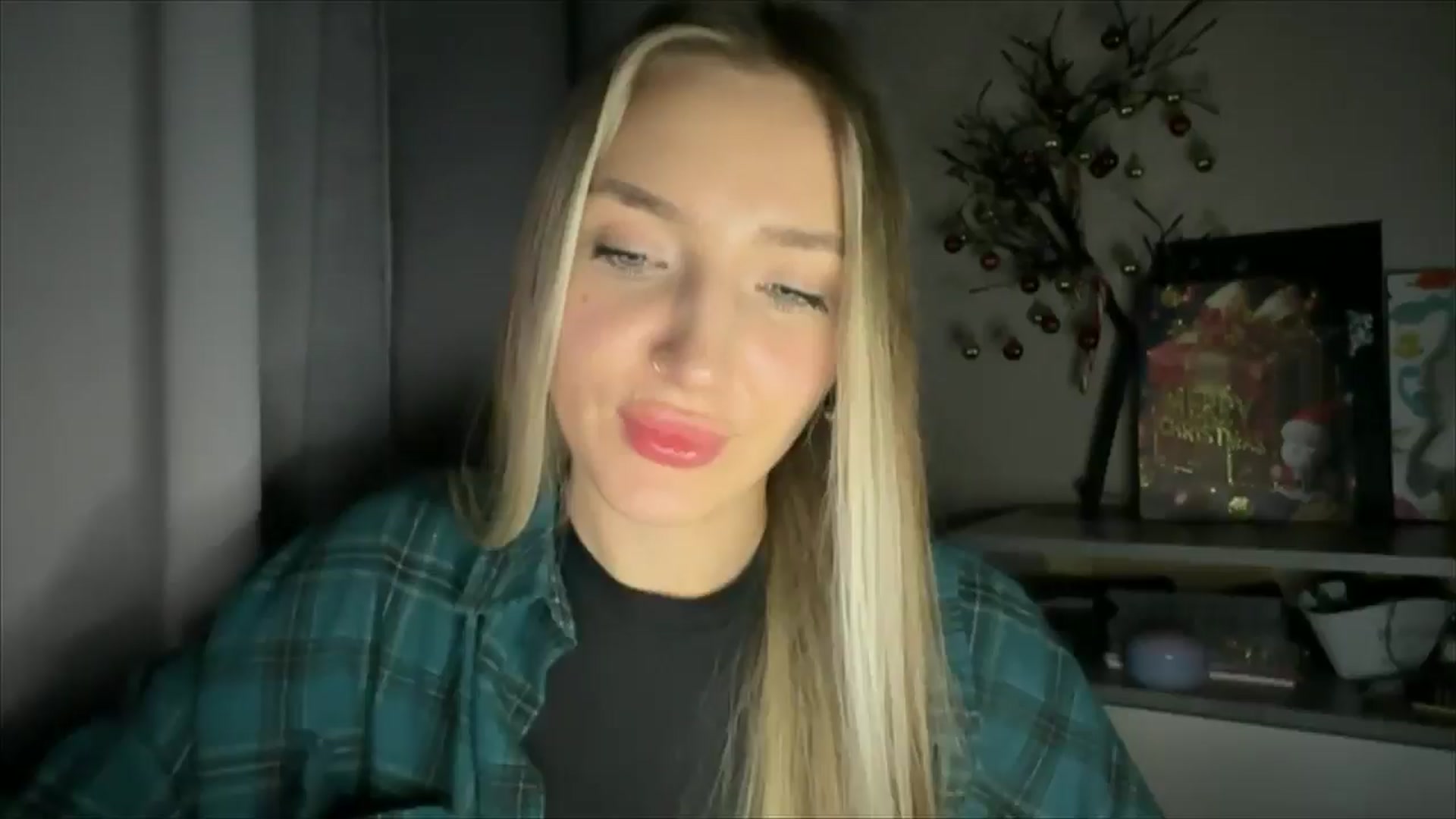 Gallery image thumbnail from My_Diana's myfreecams stream on, 12/19/2024, 22:45 image 3 of 20