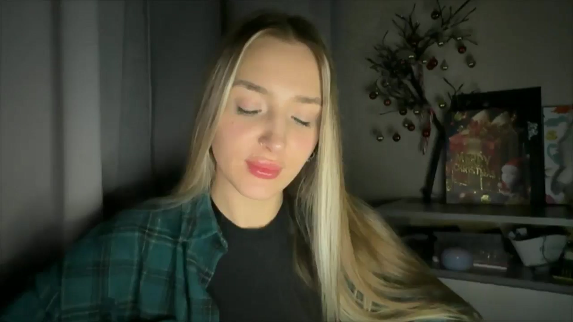 Gallery image thumbnail from My_Diana's myfreecams stream on, 12/19/2024, 22:45 image 7 of 20