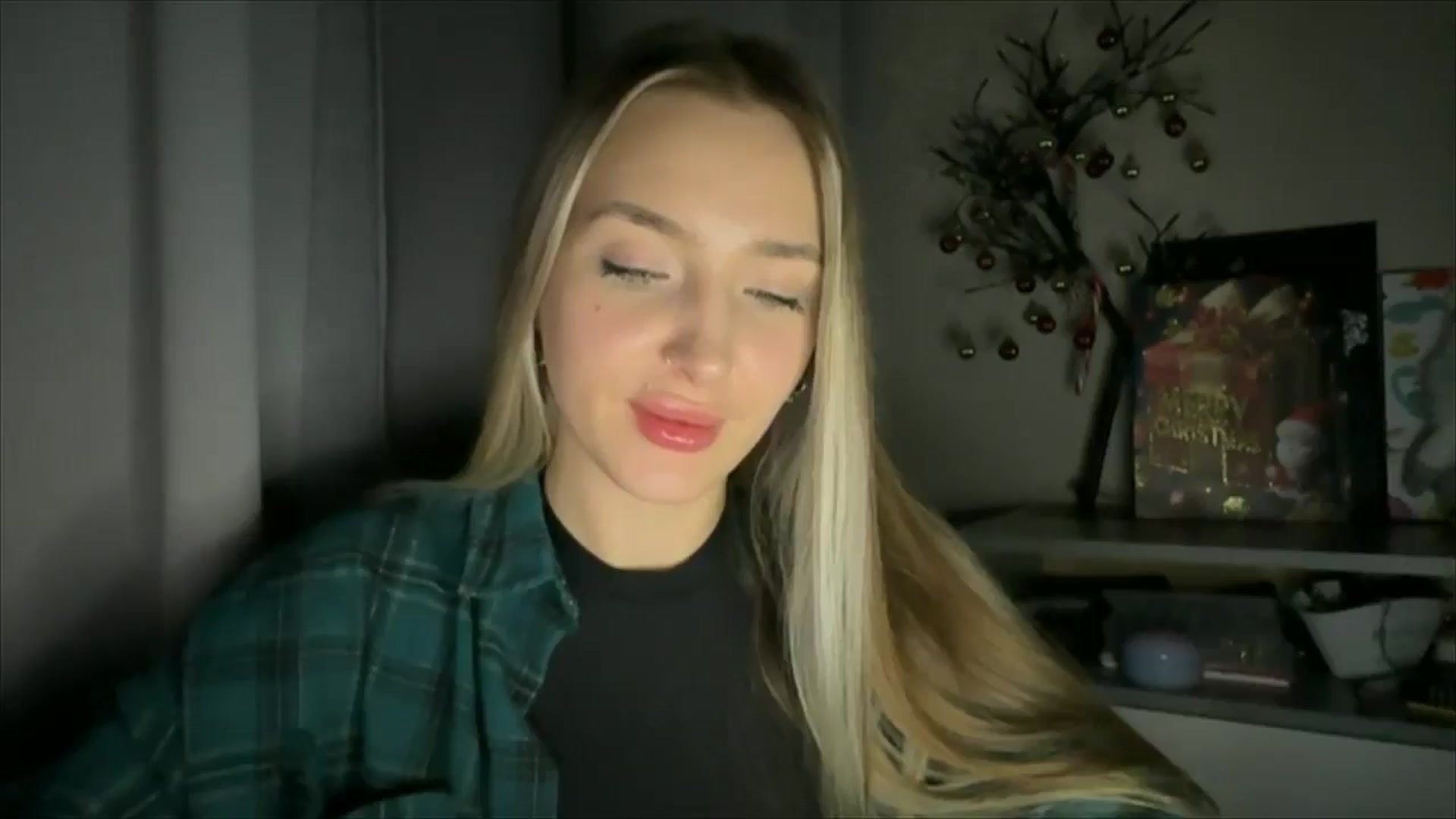 Gallery image thumbnail from My_Diana's myfreecams stream on, 12/19/2024, 22:45 image 6 of 20