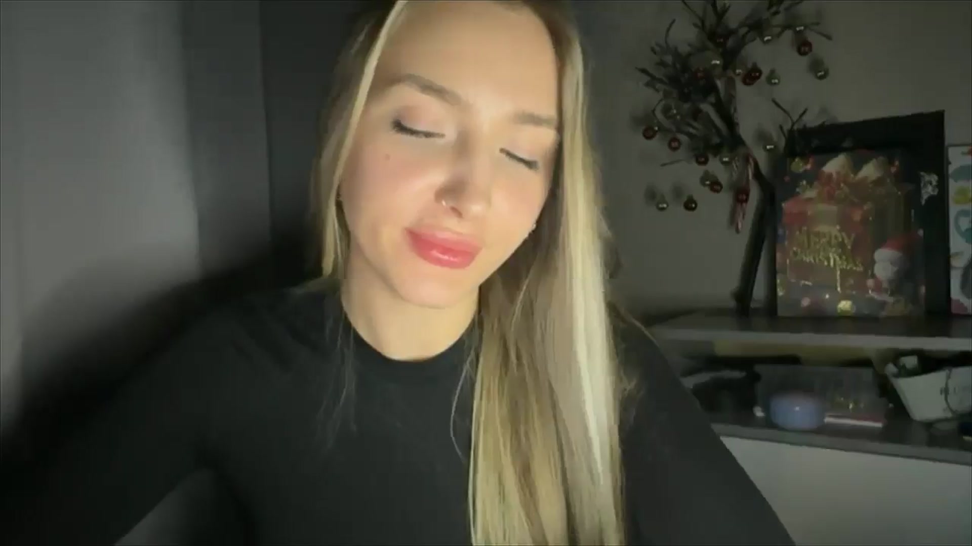 Gallery image thumbnail from My_Diana's myfreecams stream on, 12/19/2024, 22:45 image 17 of 20