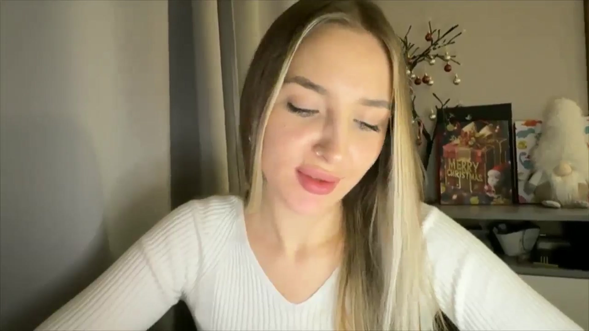 Gallery image thumbnail from My_Diana's myfreecams stream on, 12/20/2024, 23:41 image 17 of 20