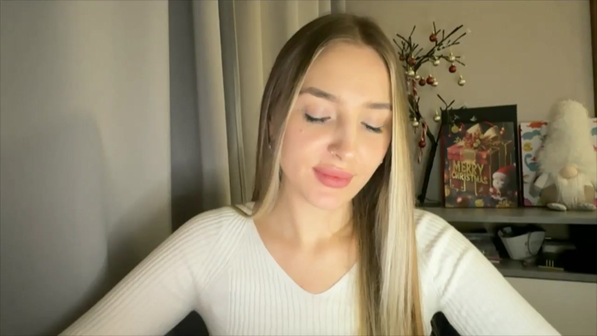 Gallery image thumbnail from My_Diana's myfreecams stream on, 12/20/2024, 23:41 image 10 of 20