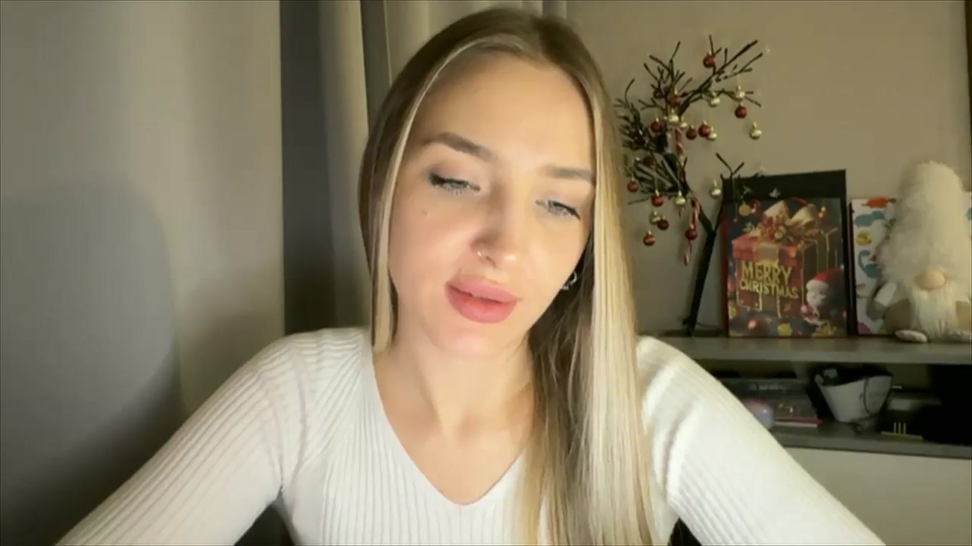 Gallery image thumbnail from My_Diana's myfreecams stream on, 12/20/2024, 23:41 image 15 of 20
