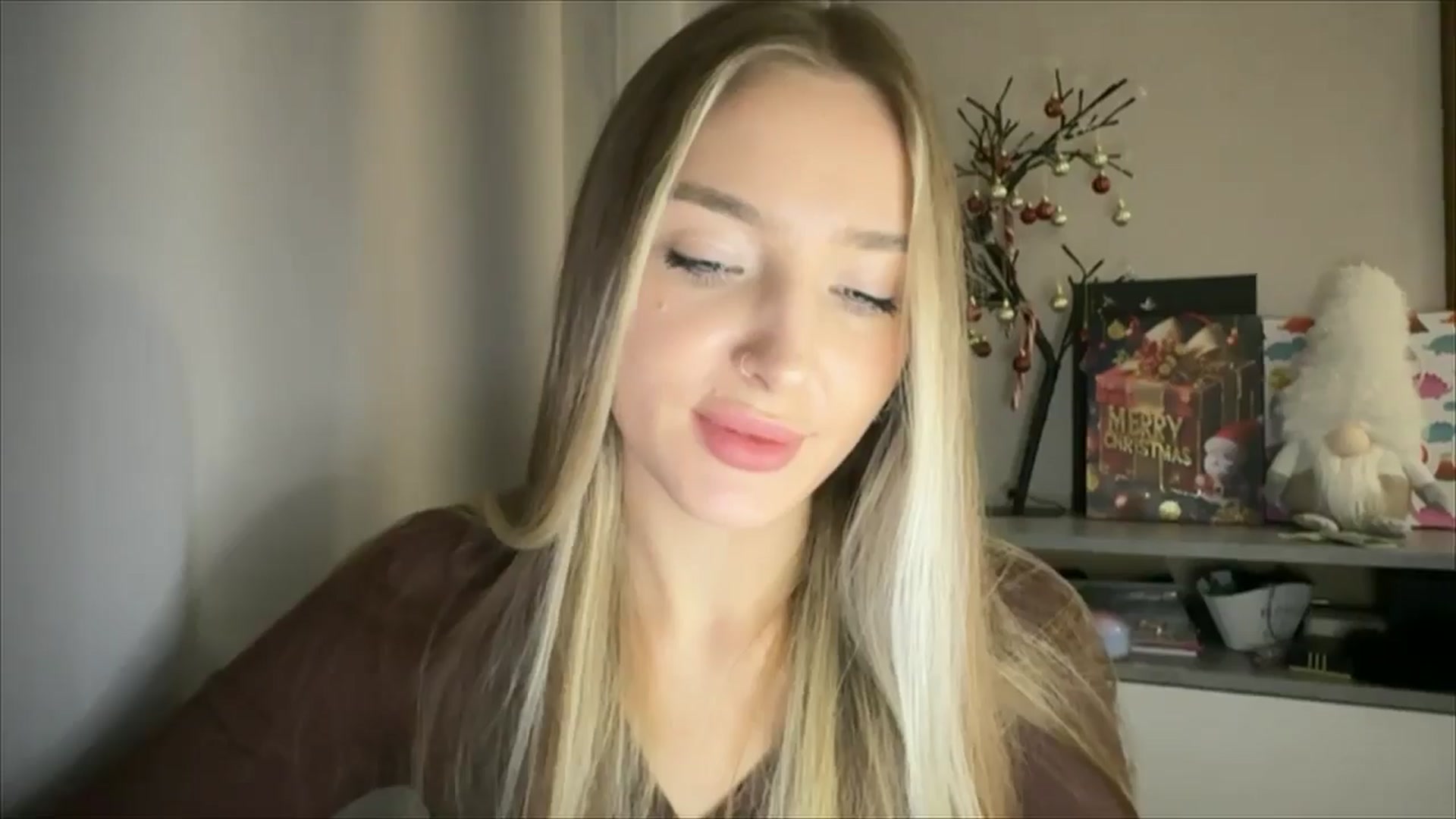 Gallery image thumbnail from My_Diana's myfreecams stream on, 12/21/2024, 16:22 image 19 of 20