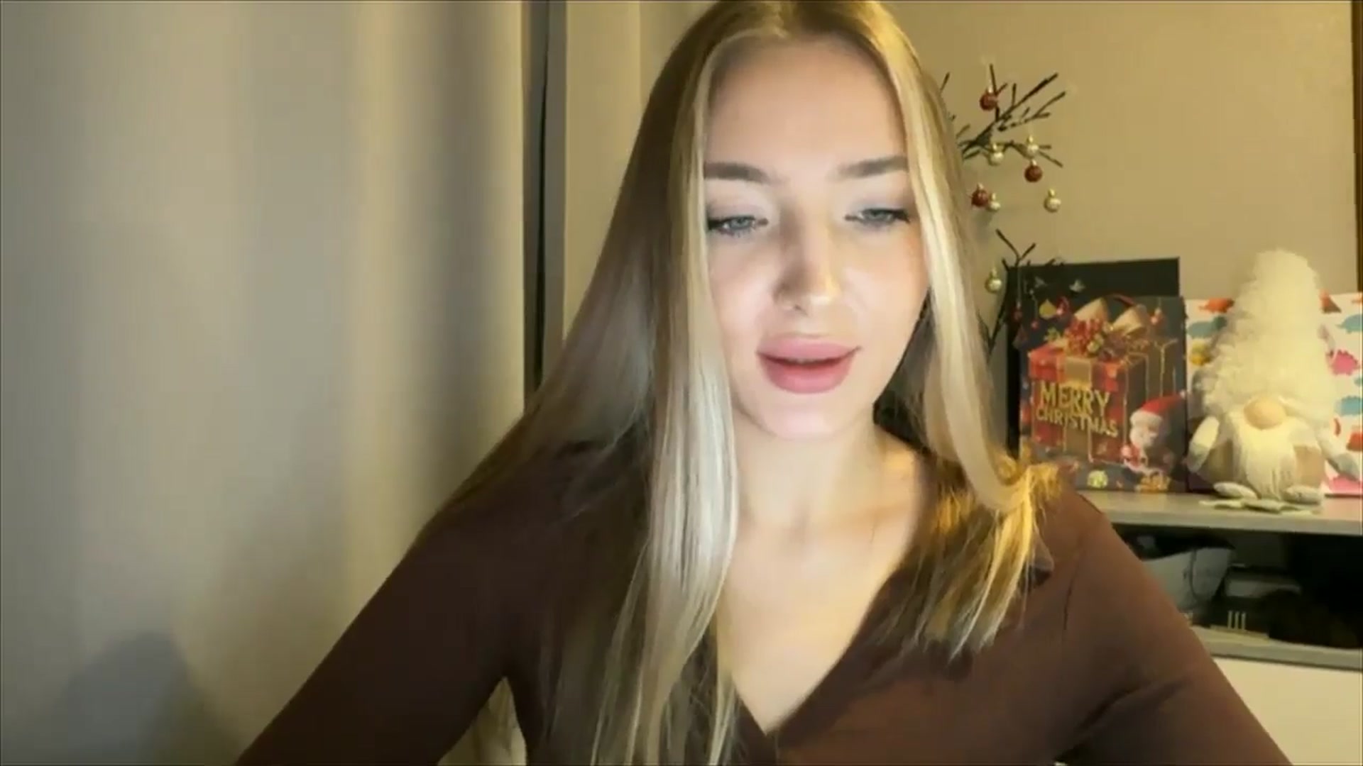 Gallery image thumbnail from My_Diana's myfreecams stream on, 12/21/2024, 16:22 image 13 of 20