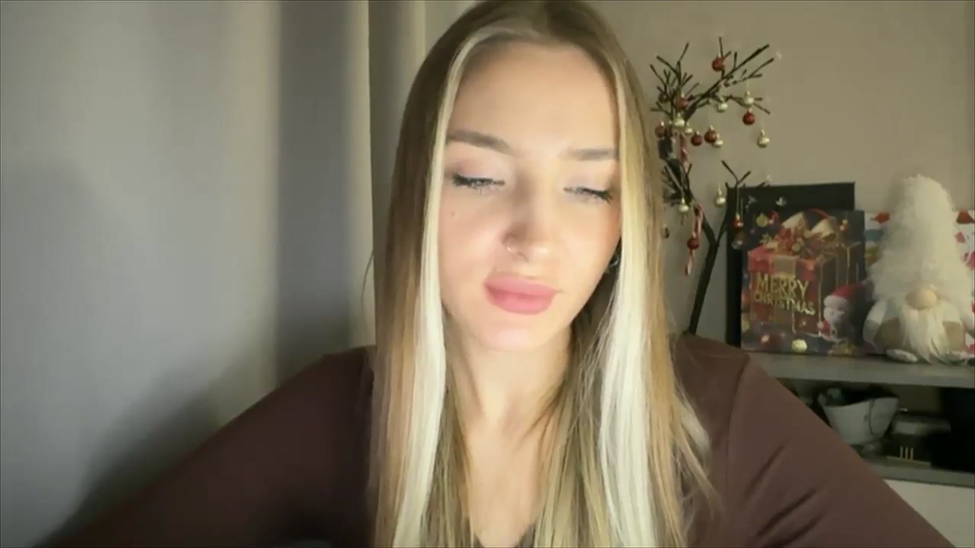 Gallery image thumbnail from My_Diana's myfreecams stream on, 12/21/2024, 23:28 image 16 of 20