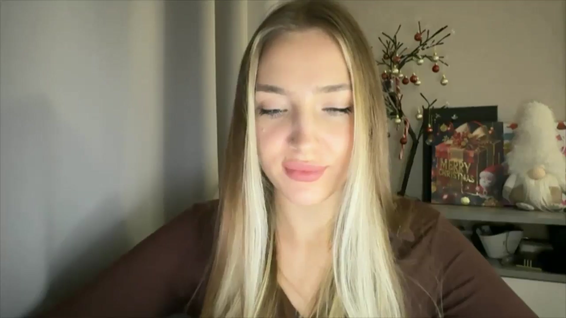 Gallery image thumbnail from My_Diana's myfreecams stream on, 12/21/2024, 23:28 image 14 of 20