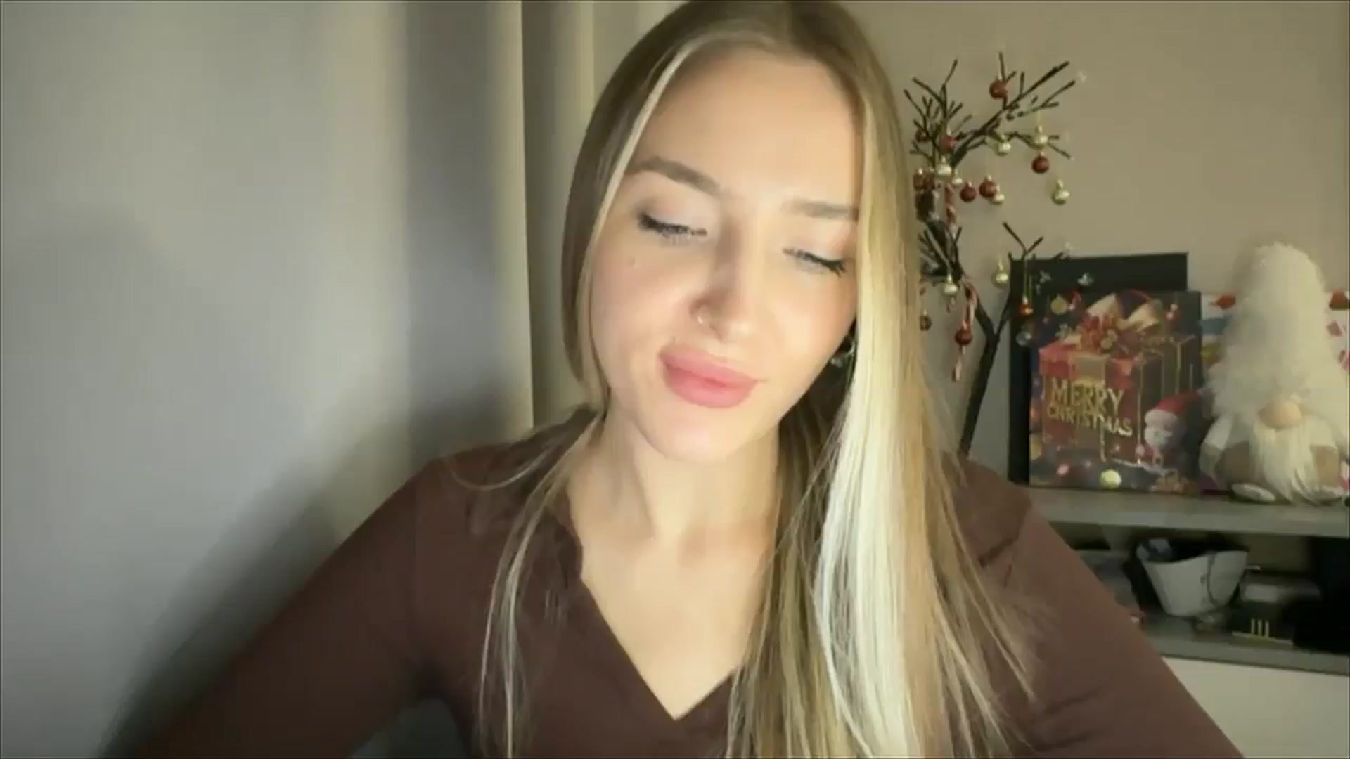 Gallery image thumbnail from My_Diana's myfreecams stream on, 12/21/2024, 23:28 image 19 of 20