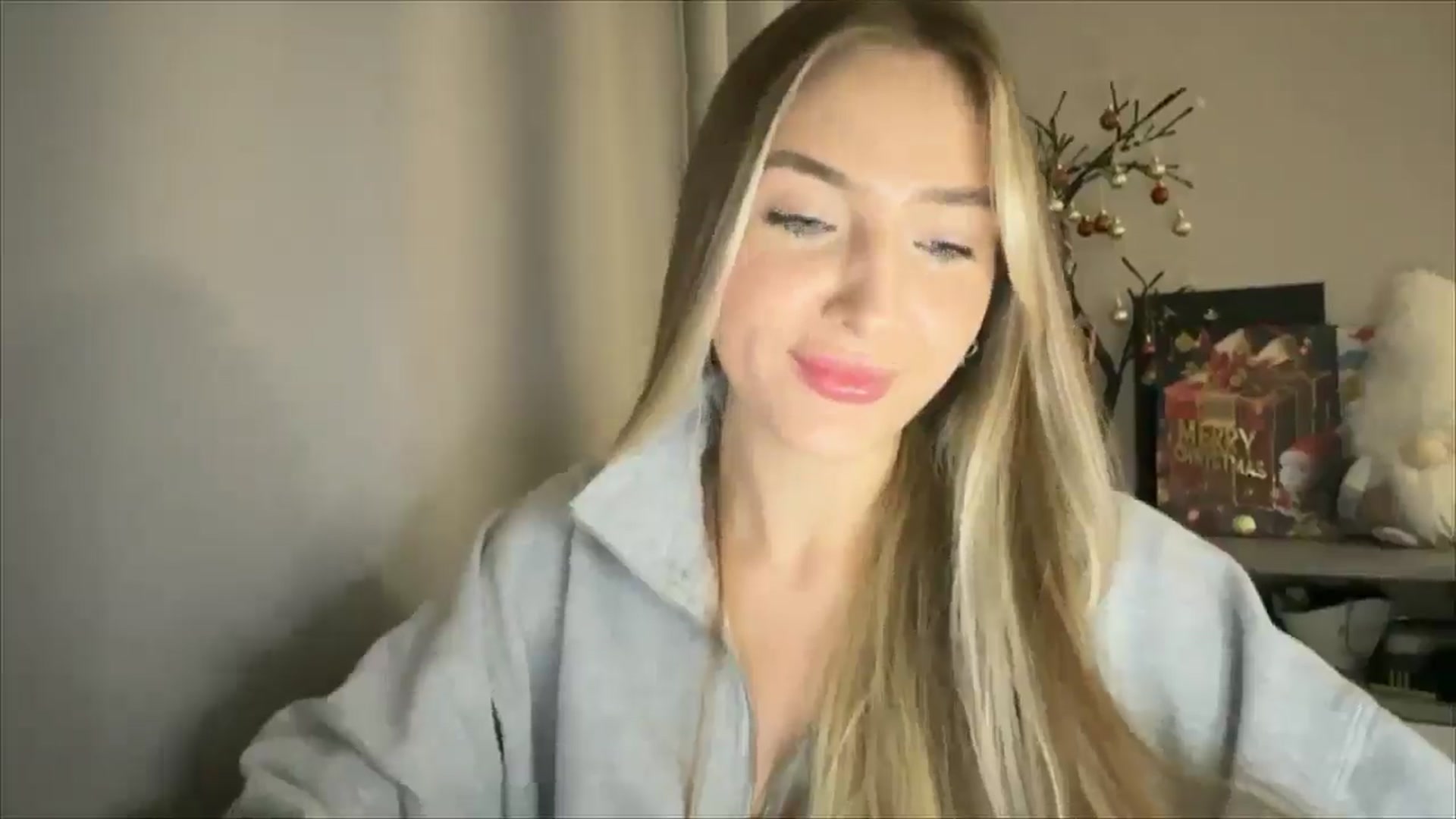 Gallery image thumbnail from My_Diana's myfreecams stream on, 12/22/2024, 15:27 image 13 of 20