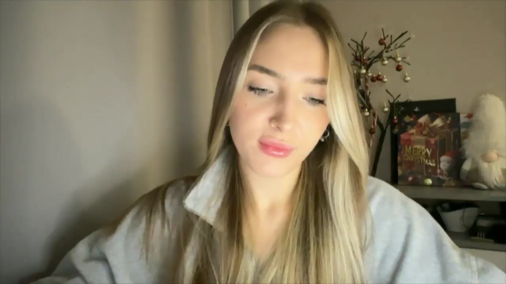 Gallery image thumbnail from My_Diana's myfreecams stream on, 12/22/2024, 15:27 image 4 of 20
