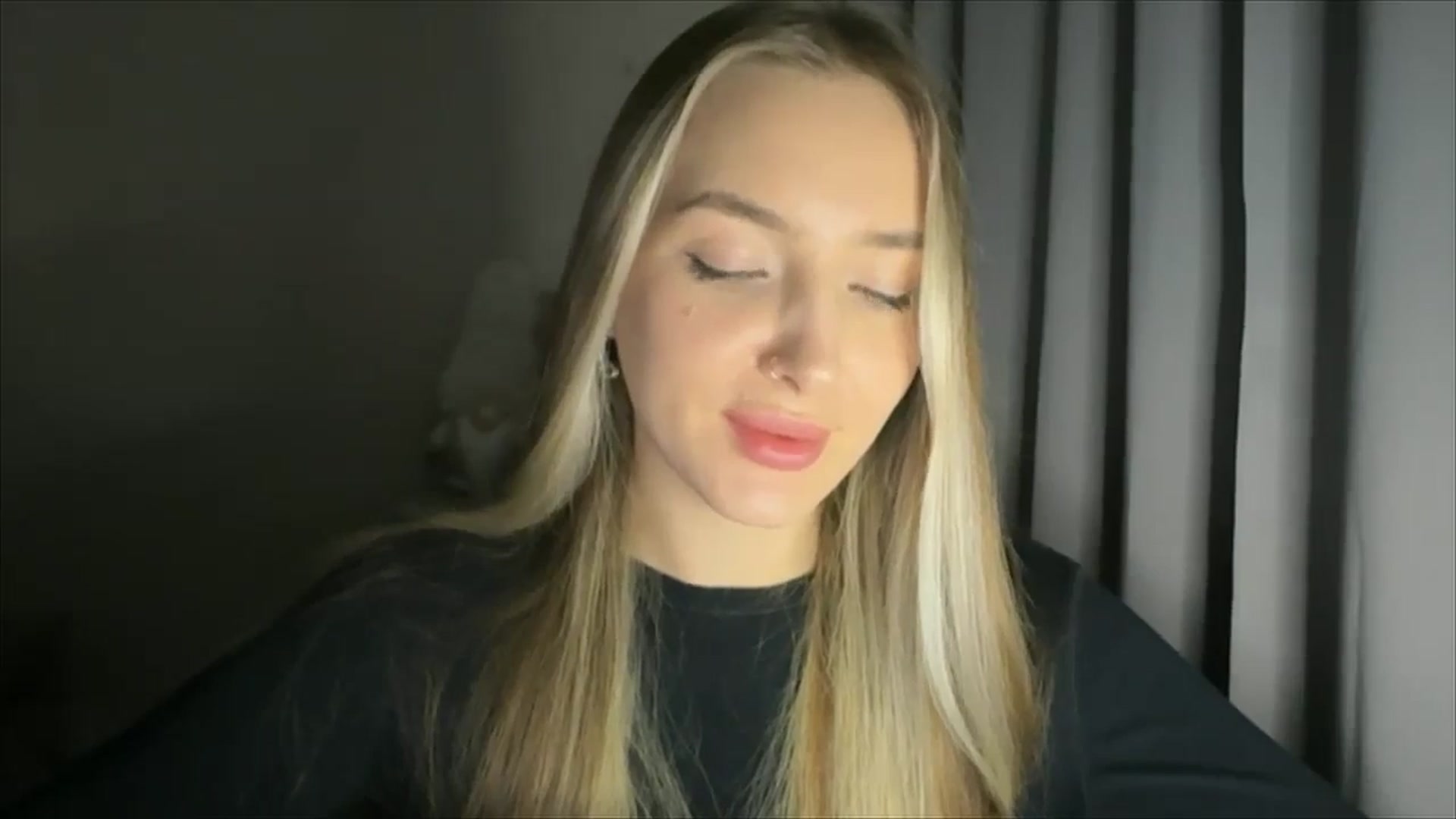 Gallery image thumbnail from My_Diana's myfreecams stream on, 12/26/2024, 15:48 image 14 of 20
