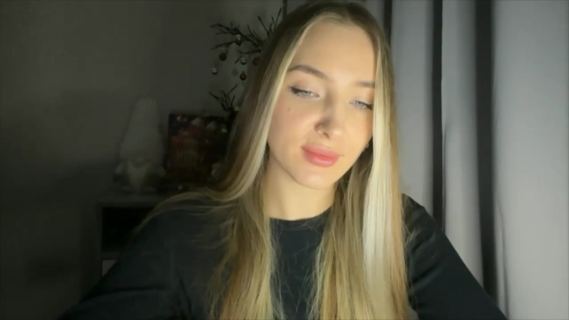 Gallery image thumbnail from My_Diana's myfreecams stream on, 12/26/2024, 15:48 image 17 of 20
