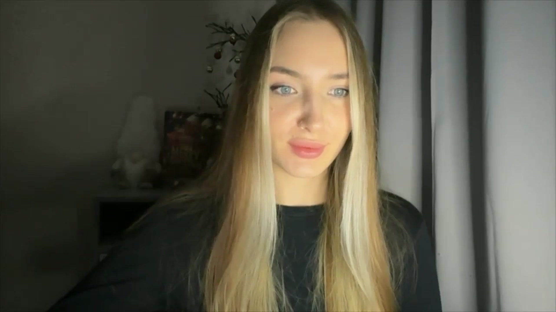 Gallery image thumbnail from My_Diana's myfreecams stream on, 12/26/2024, 15:48 image 16 of 20