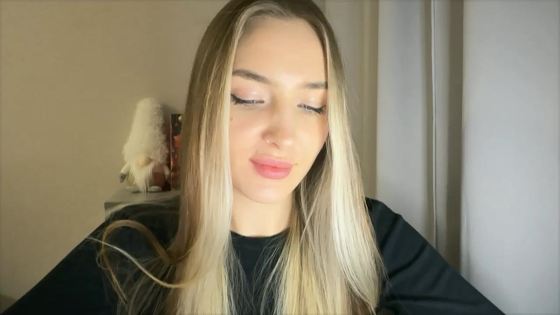 Gallery image thumbnail from My_Diana's myfreecams stream on, 12/26/2024, 16:36 image 11 of 20