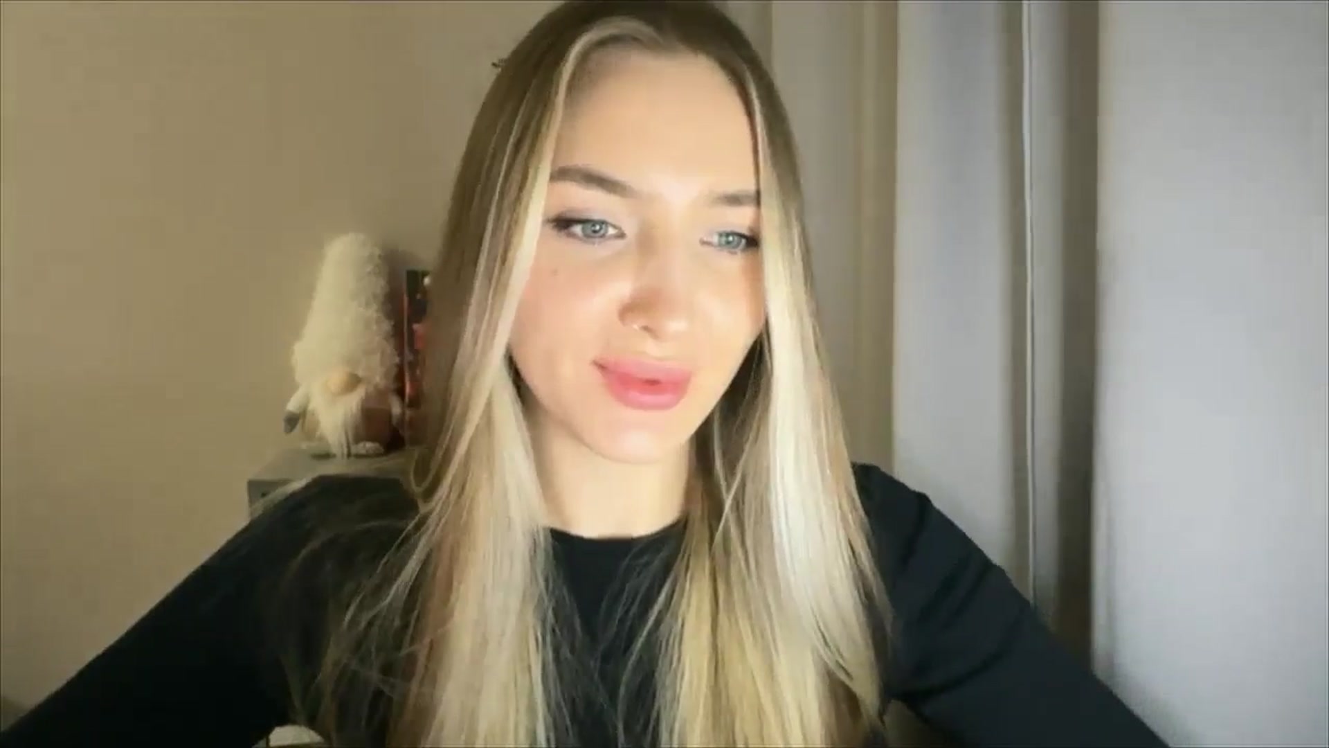 Gallery image thumbnail from My_Diana's myfreecams stream on, 12/26/2024, 16:36 image 12 of 20