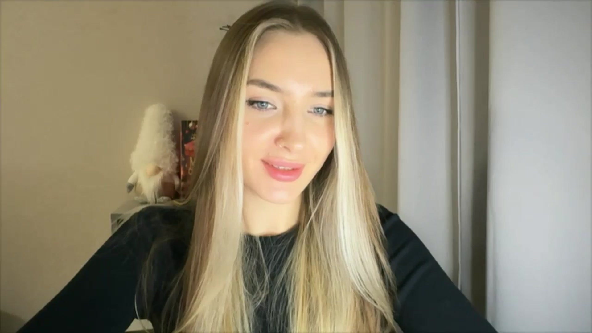 Gallery image thumbnail from My_Diana's myfreecams stream on, 12/26/2024, 16:36 image 14 of 20
