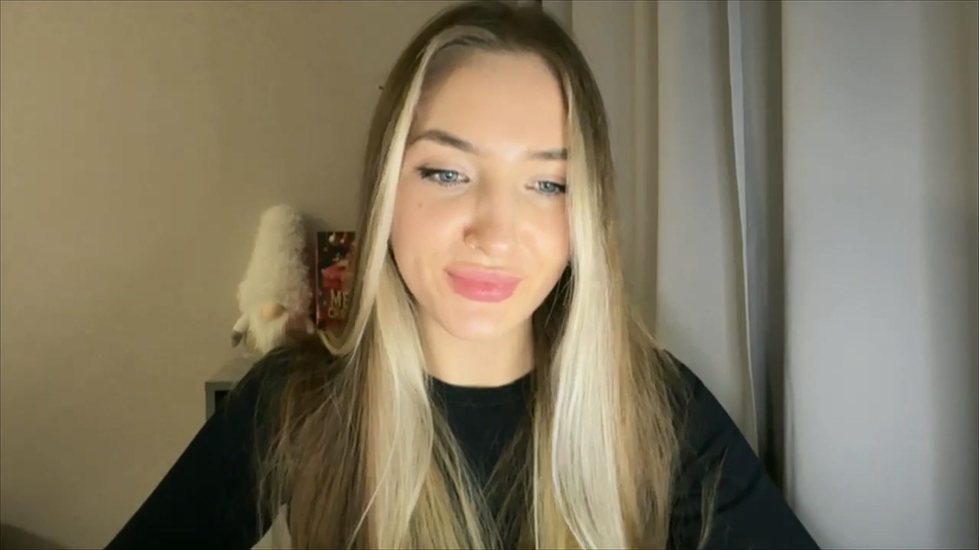 Gallery image thumbnail from My_Diana's myfreecams stream on, 12/26/2024, 17:02 image 17 of 20