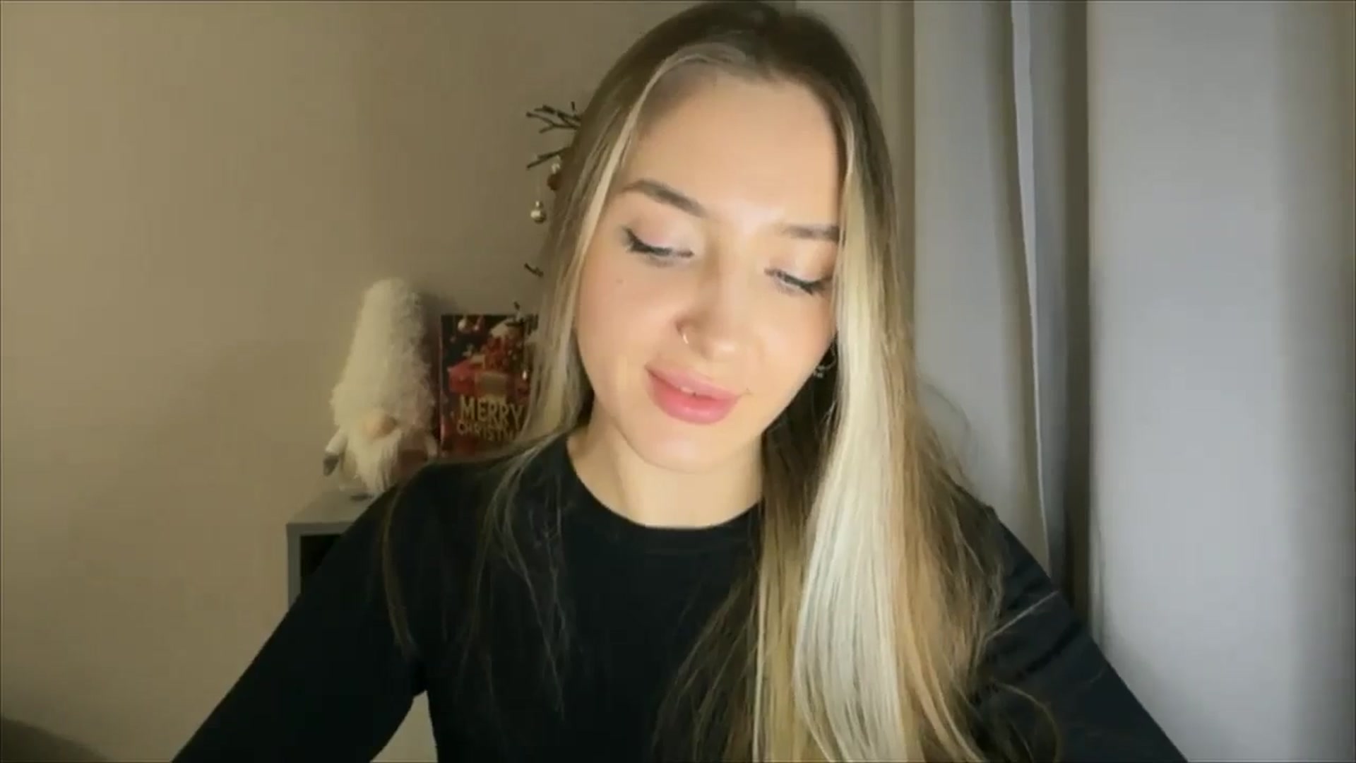 Gallery image thumbnail from My_Diana's myfreecams stream on, 12/26/2024, 17:02 image 14 of 20