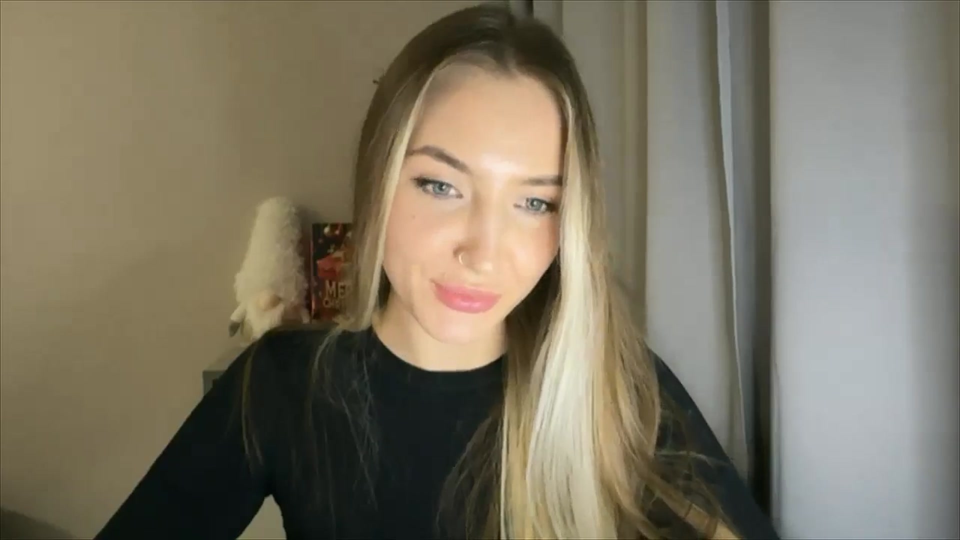 Gallery image thumbnail from My_Diana's myfreecams stream on, 12/26/2024, 17:02 image 12 of 20