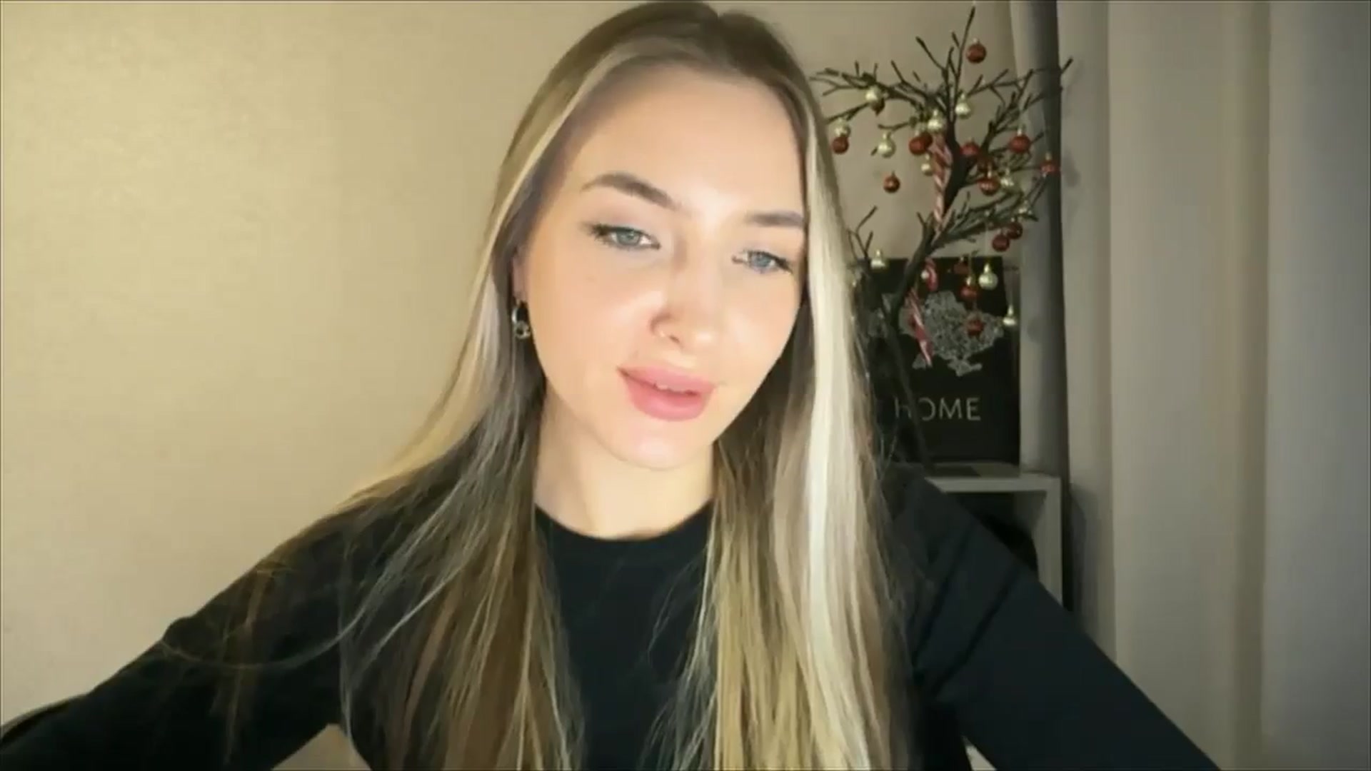 Gallery image thumbnail from My_Diana's myfreecams stream on, 12/26/2024, 22:35 image 14 of 20